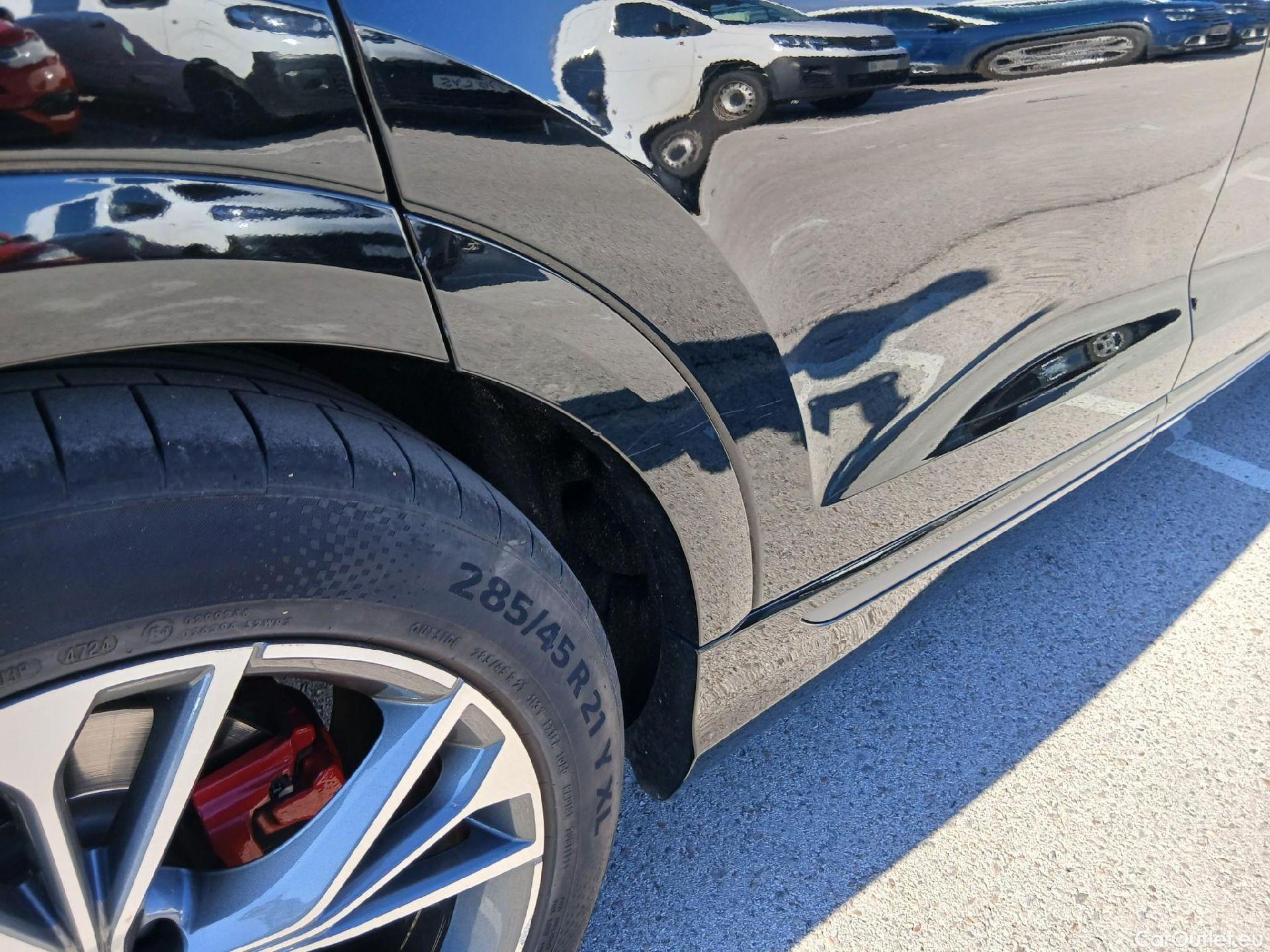  Audi  Q8 AUDI  / 2018 / 5P / todoterreno 55 TFSIe S Line 280kW quattro tiptronic #49