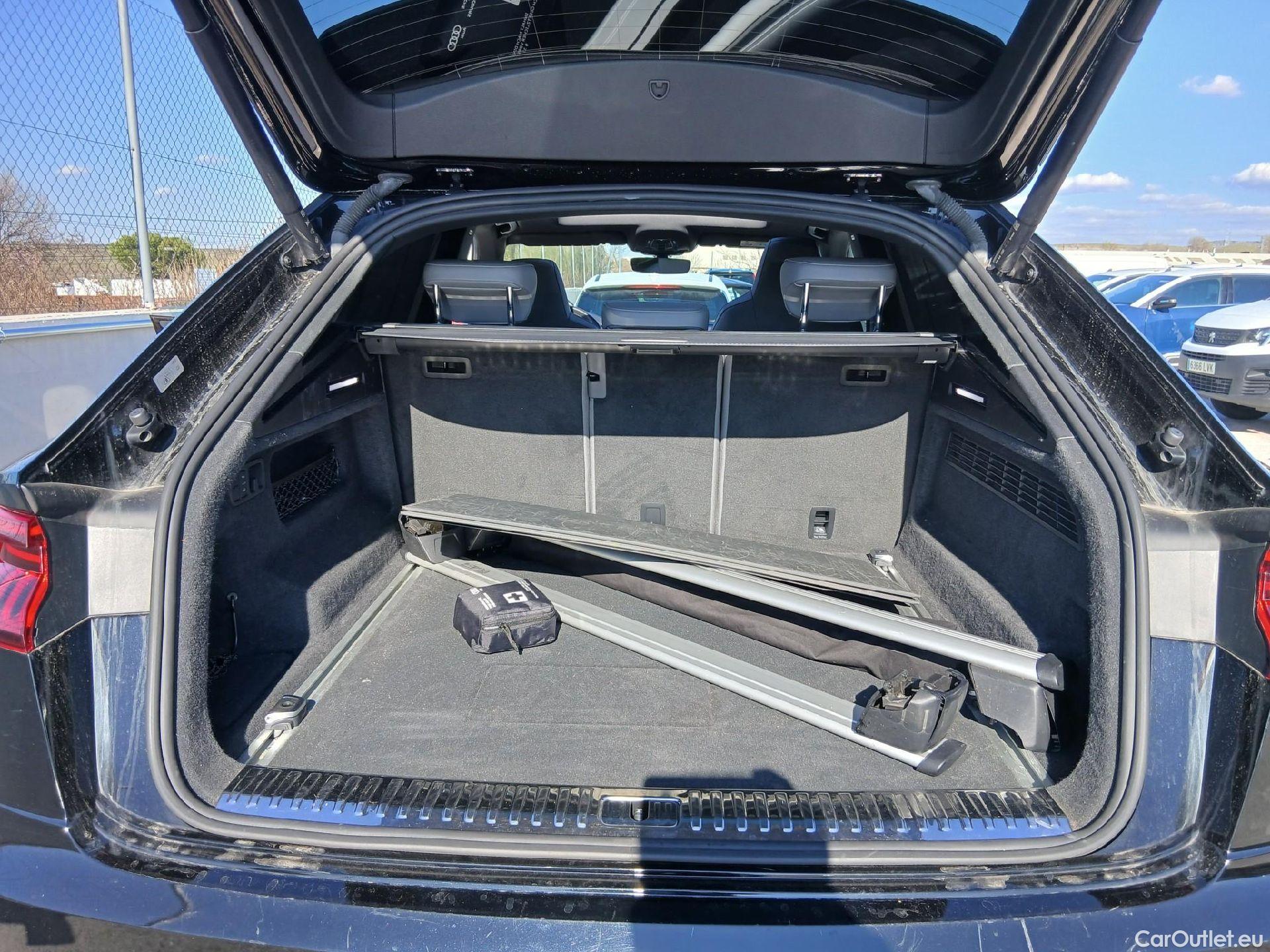  Audi  Q8 AUDI  / 2018 / 5P / todoterreno 55 TFSIe S Line 280kW quattro tiptronic #1