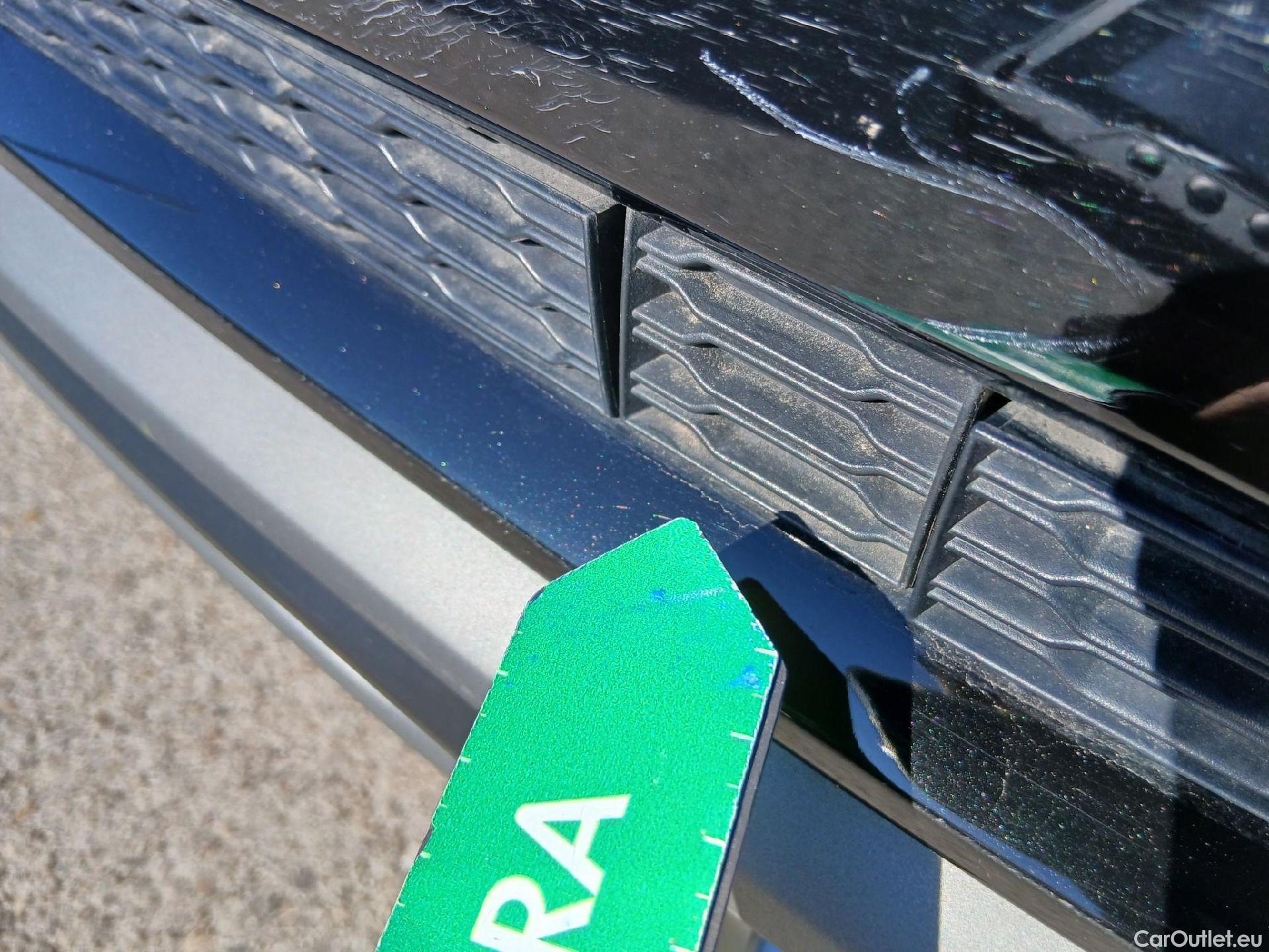  Audi  Q8 AUDI  / 2018 / 5P / todoterreno 55 TFSIe S Line 280kW quattro tiptronic #46