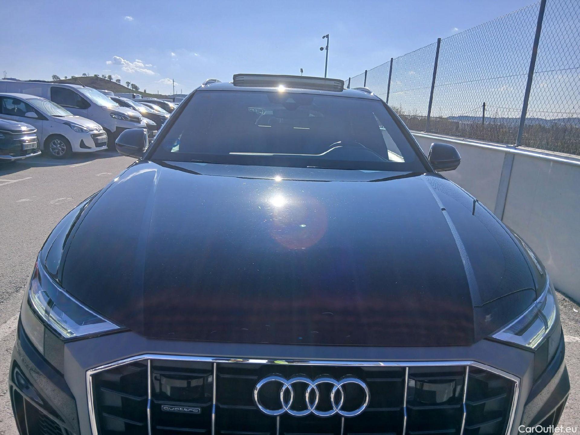  Audi  Q8 AUDI  / 2018 / 5P / todoterreno 55 TFSIe S Line 280kW quattro tiptronic #4