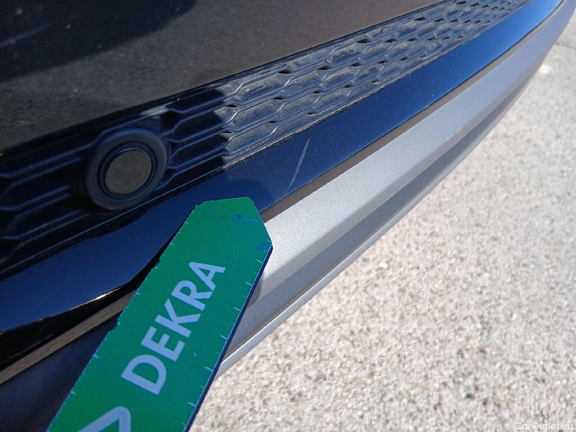  Audi  Q8 AUDI  / 2018 / 5P / todoterreno 55 TFSIe S Line 280kW quattro tiptronic #37