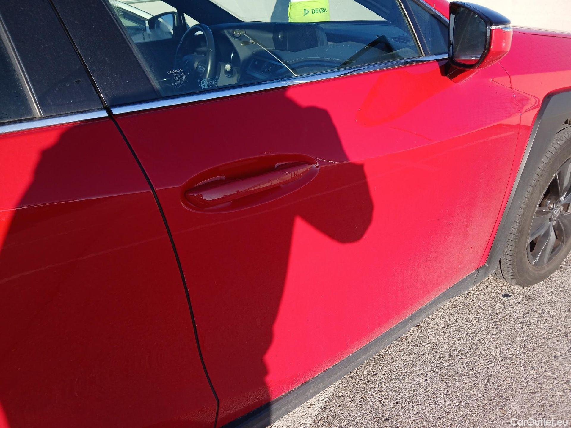  Lexus  UX LEXUS  / 2018 / 5P / todoterreno 2.0 250h Business #39