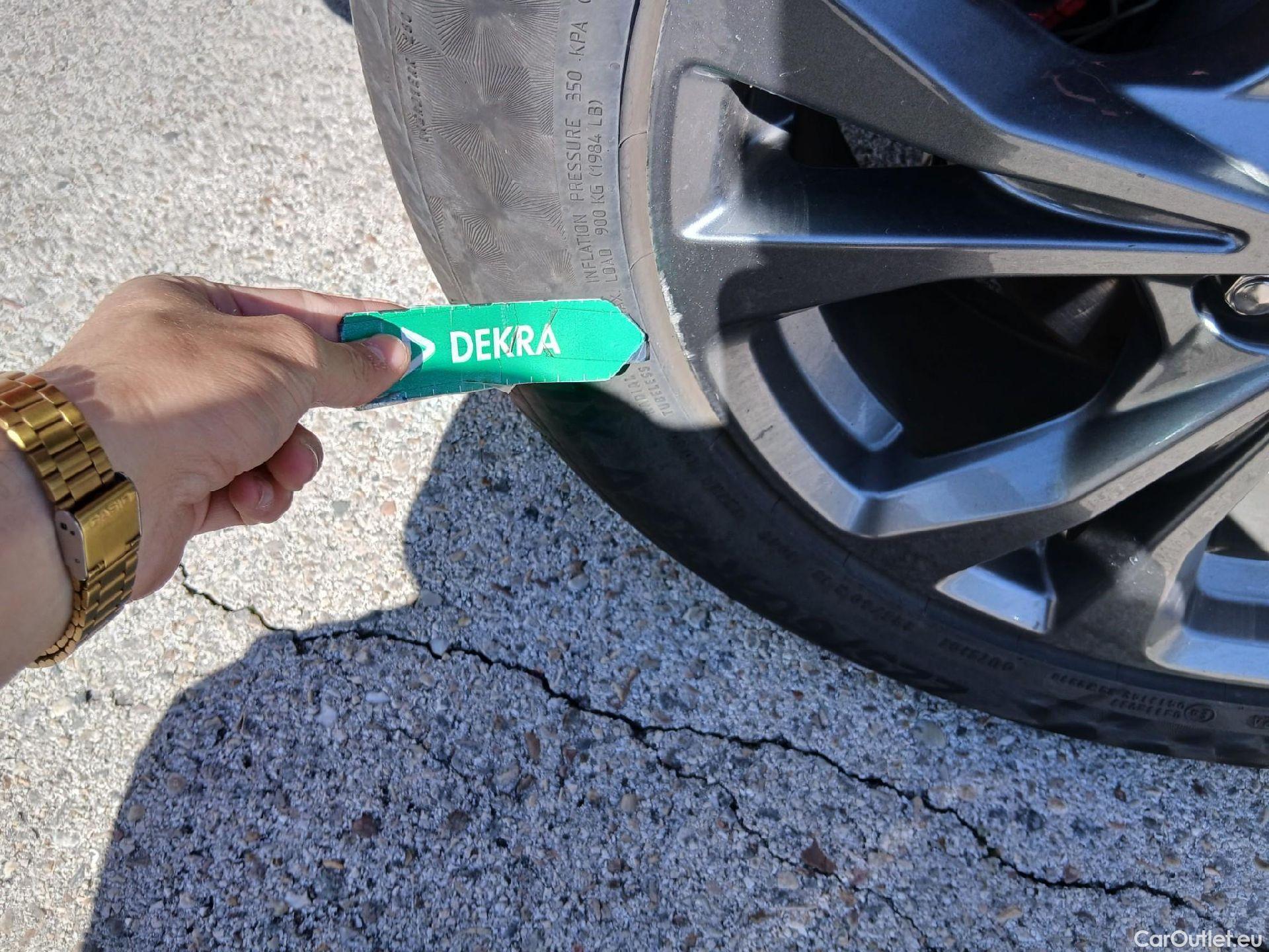  Ford  Kuga FORD  / 2019 / 5P / todoterreno ST-Line X 2.5 Duratec FHEV Auto #45