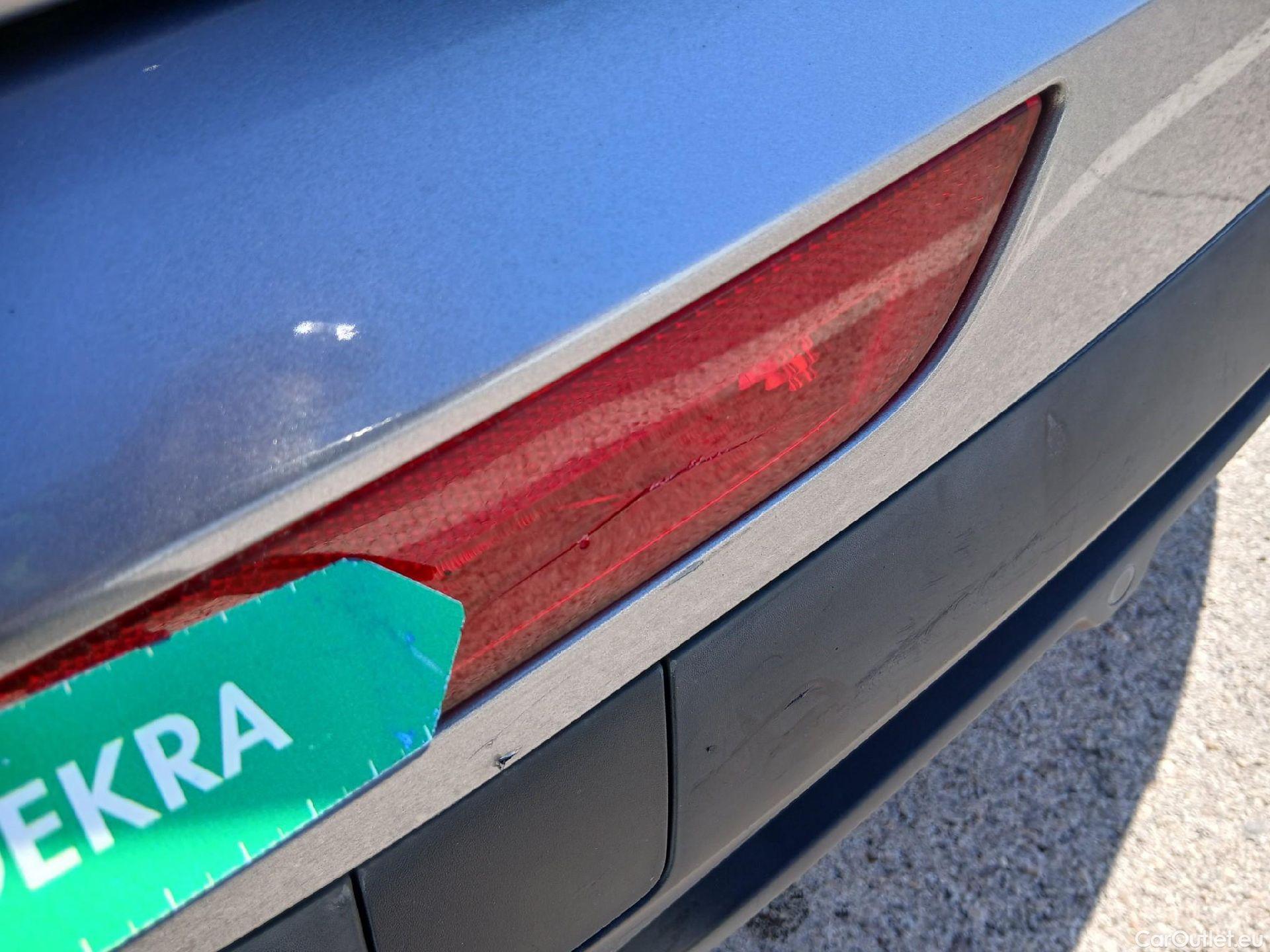  DS  DS7 DS DS 7 Crossback / 2017 / 5P / todoterreno BlueHDi DE 96kW (130CV) Auto.BE CHIC (AC) #22