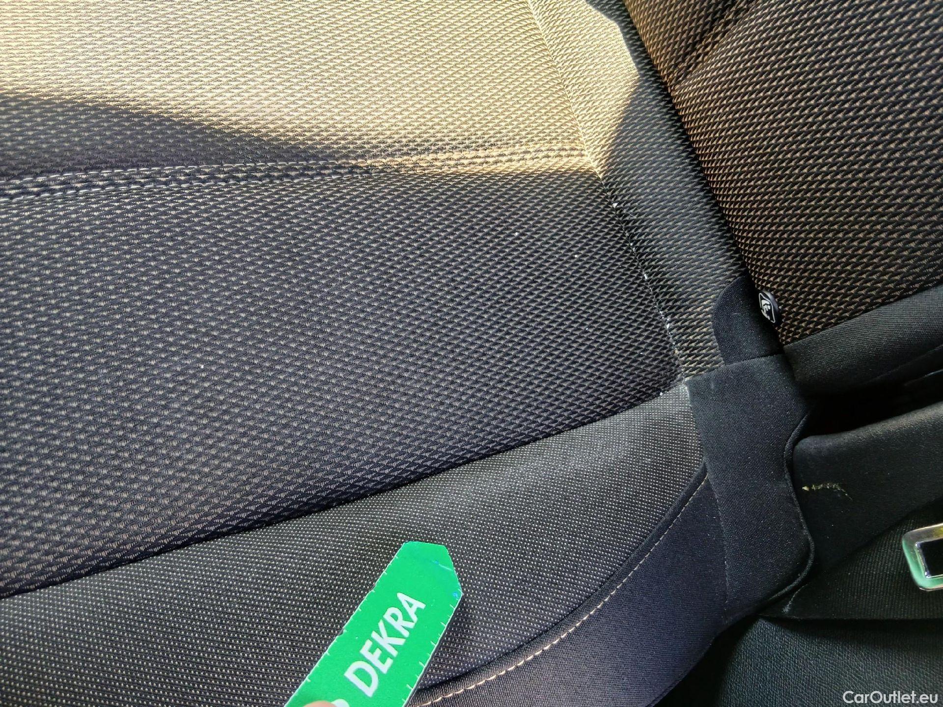  DS  DS7 DS DS 7 Crossback / 2017 / 5P / todoterreno BlueHDi DE 96kW (130CV) Auto.BE CHIC (AC) #18