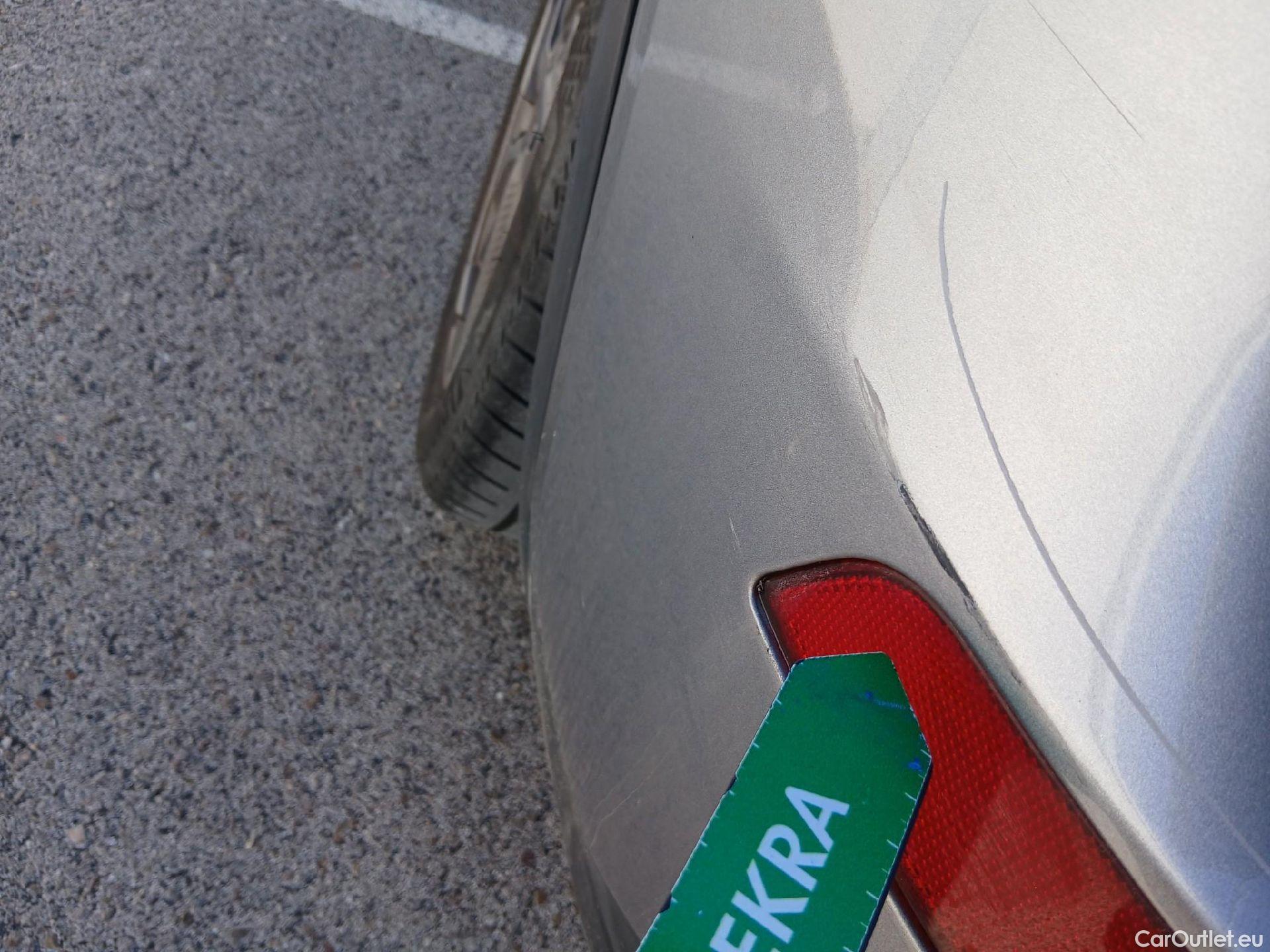  DS  DS7 DS DS 7 Crossback / 2017 / 5P / todoterreno BlueHDi DE 96kW (130CV) Auto.BE CHIC (AC) #24