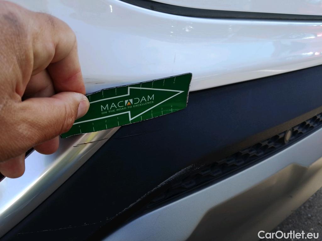  Hyundai  Santa Fe HYUNDAI  / 2018 / 5P / todoterreno 2.2 CRDi Style Auto 4x4 SR #13