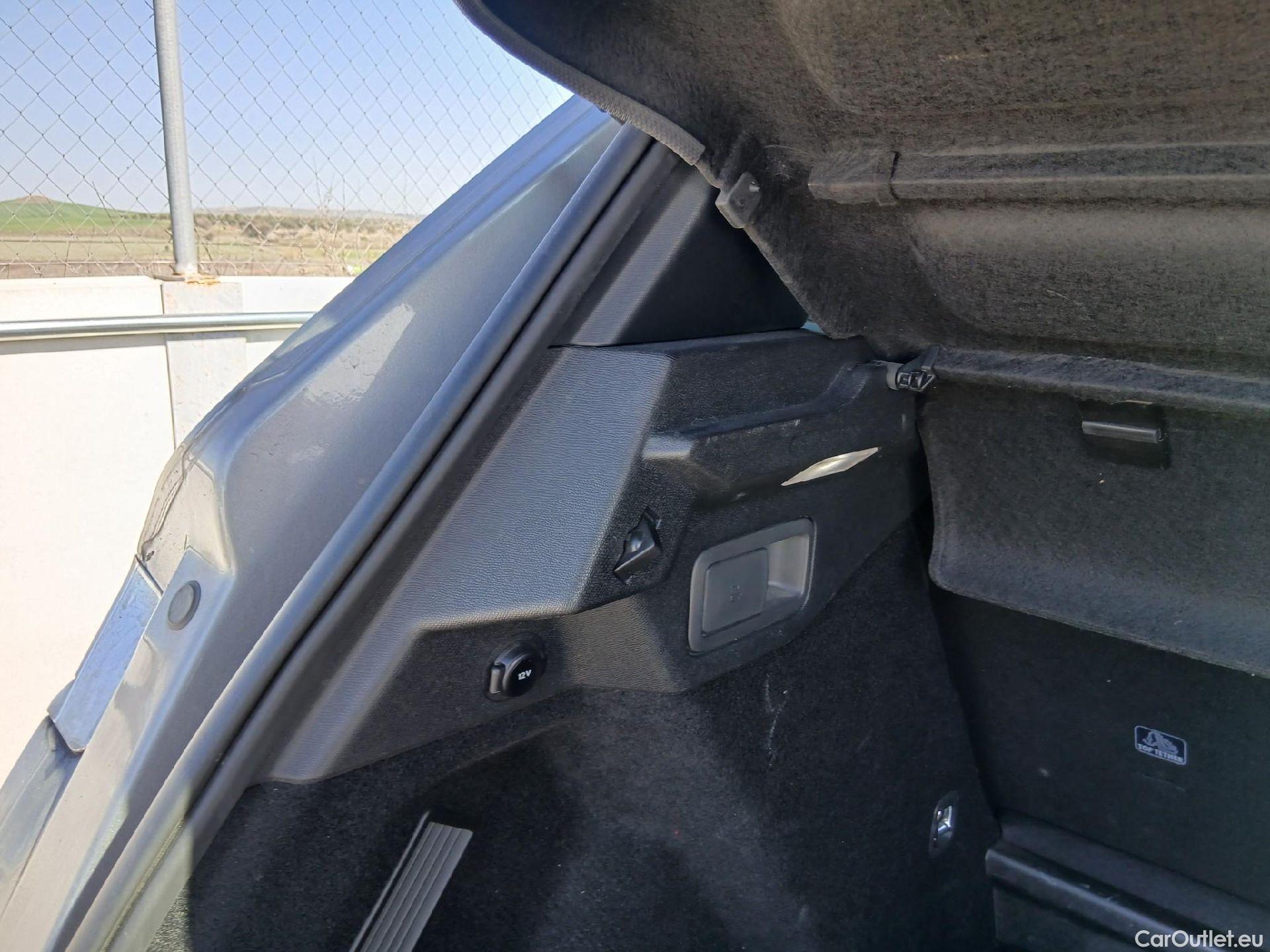  DS  DS7 DS DS 7 Crossback / 2017 / 5P / todoterreno BlueHDi DE 96kW (130CV) Auto.BE CHIC (AC) #31