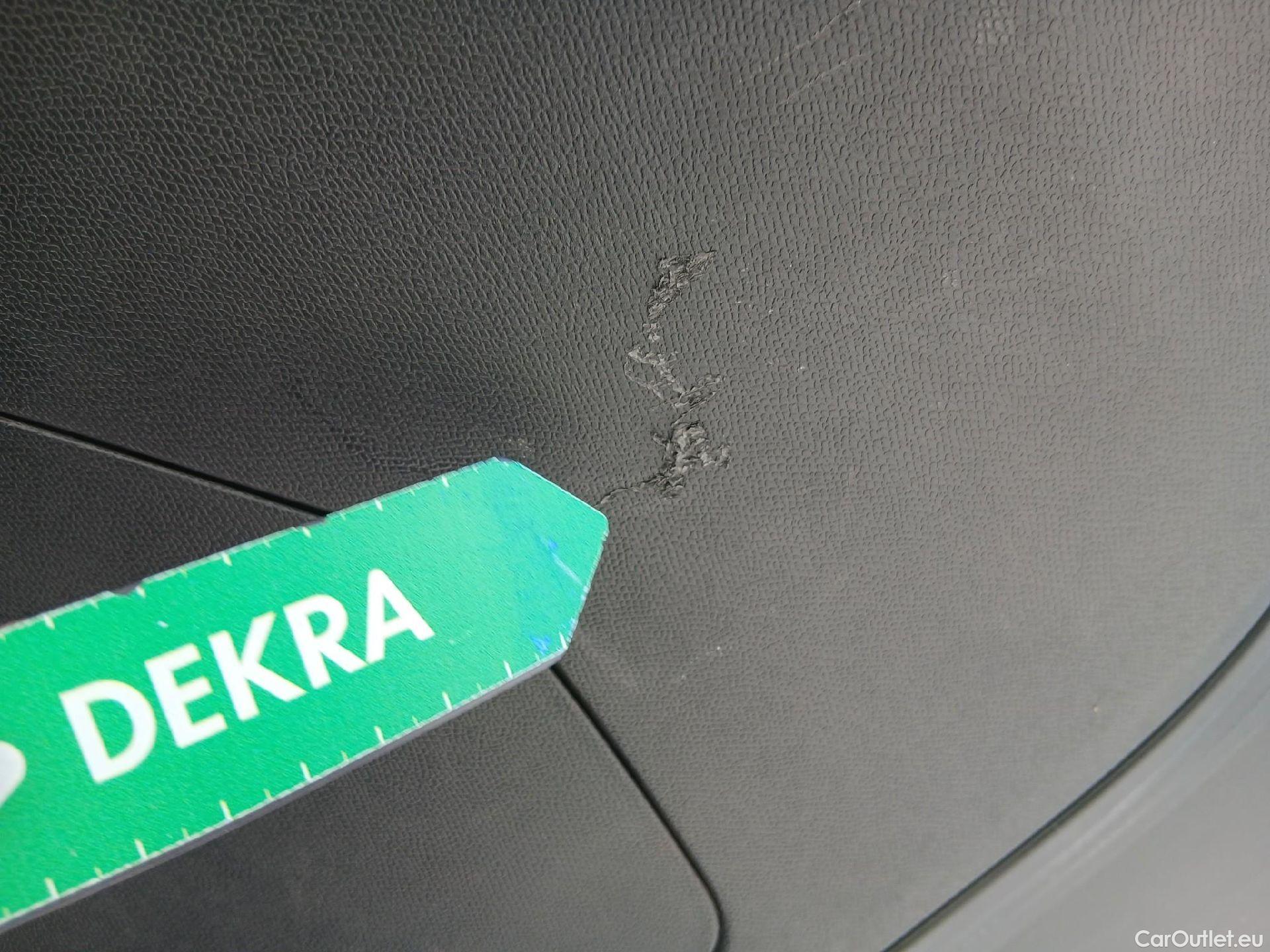  DS  DS7 DS DS 7 Crossback / 2017 / 5P / todoterreno BlueHDi DE 96kW (130CV) Auto.BE CHIC (AC) #29