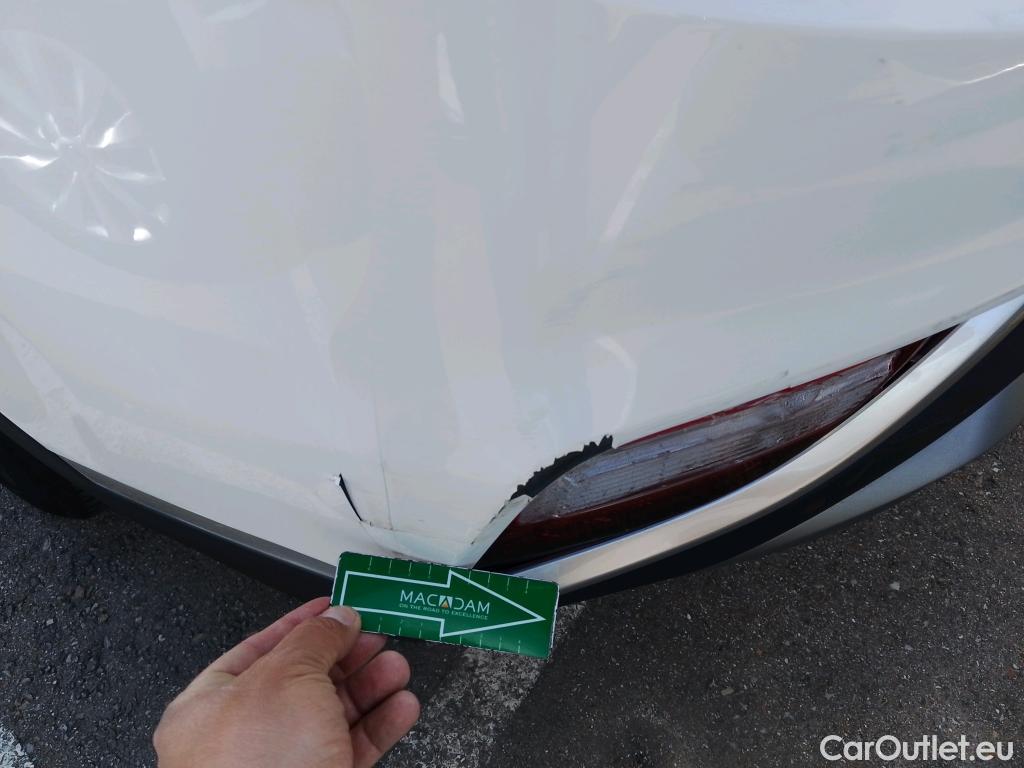  Hyundai  Santa Fe HYUNDAI  / 2018 / 5P / todoterreno 2.2 CRDi Style Auto 4x4 SR #9