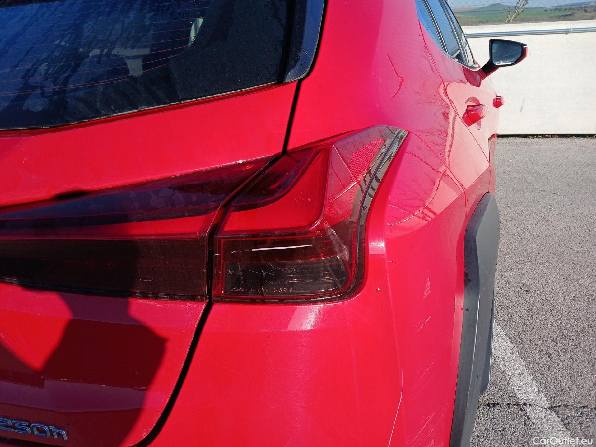  Lexus  UX LEXUS  / 2018 / 5P / todoterreno 2.0 250h Business #26