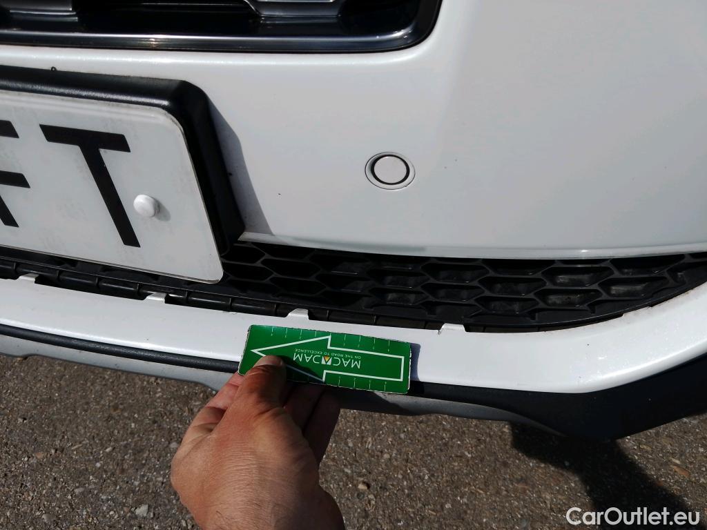  Hyundai  Santa Fe HYUNDAI  / 2018 / 5P / todoterreno 2.2 CRDi Style Auto 4x4 SR #19