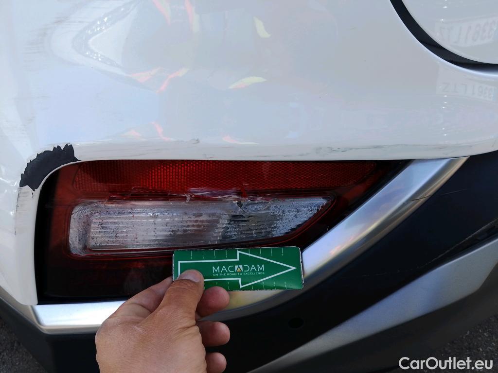  Hyundai  Santa Fe HYUNDAI  / 2018 / 5P / todoterreno 2.2 CRDi Style Auto 4x4 SR #5