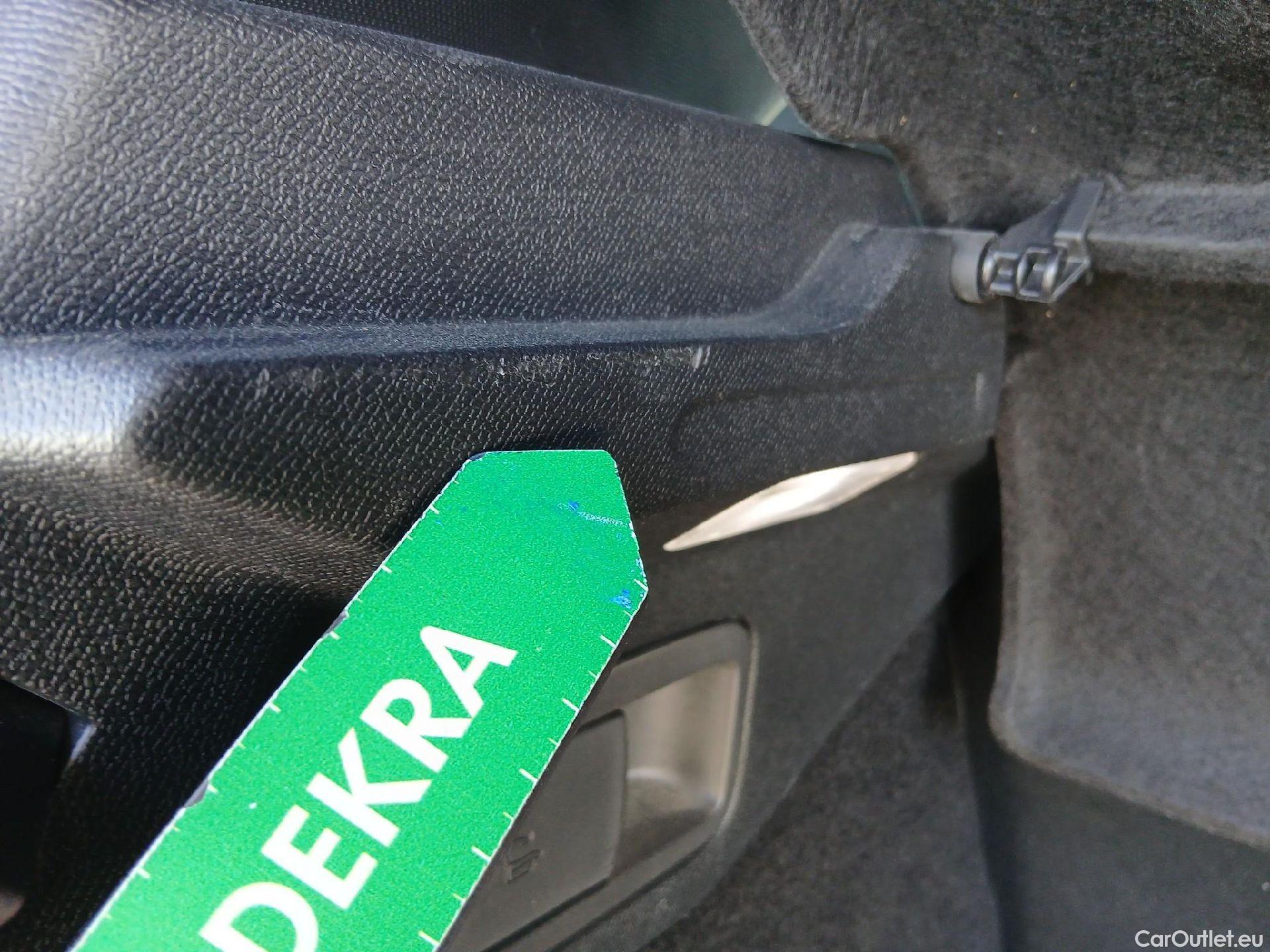  DS  DS7 DS DS 7 Crossback / 2017 / 5P / todoterreno BlueHDi DE 96kW (130CV) Auto.BE CHIC (AC) #30