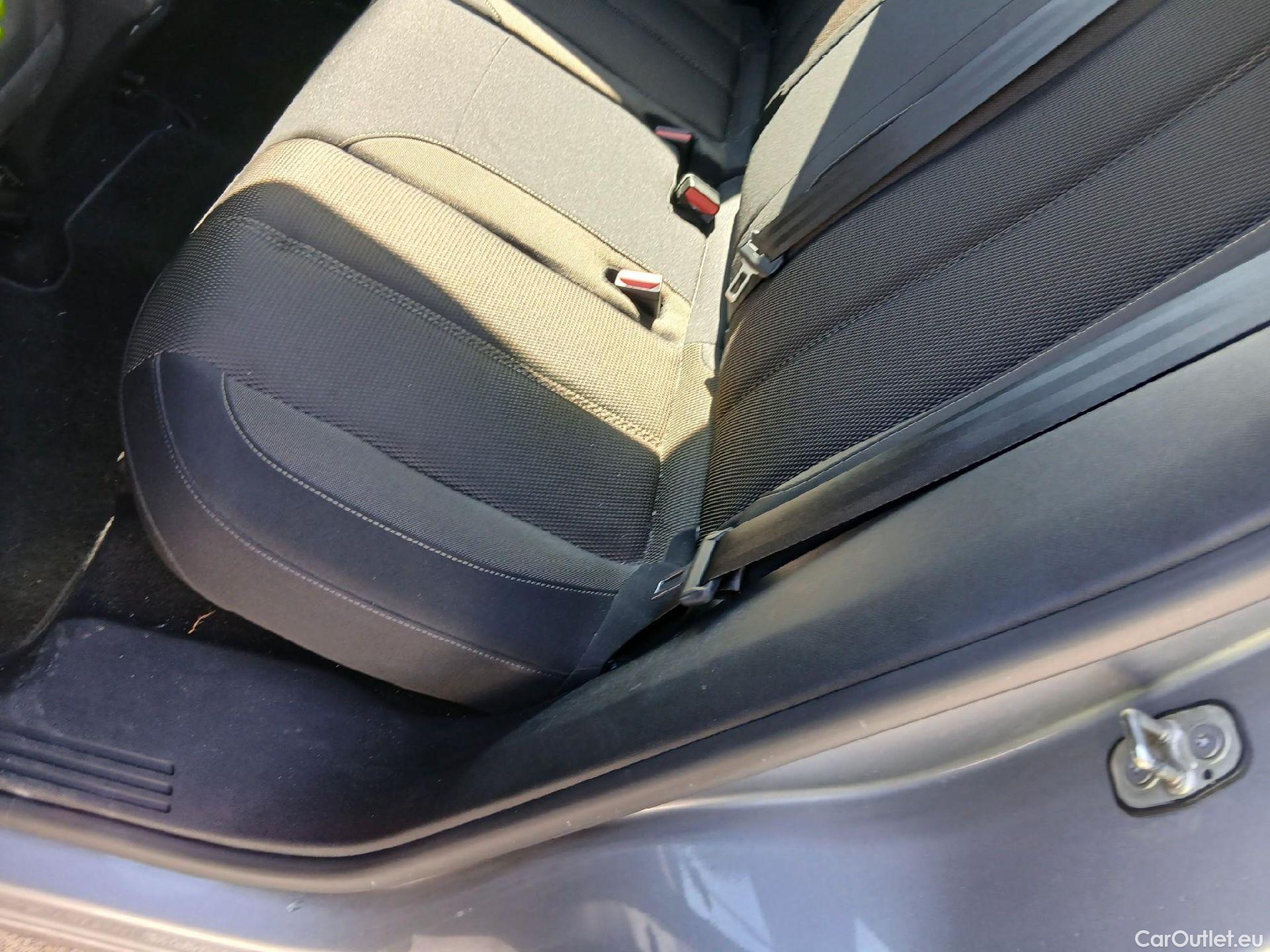  DS  DS7 DS DS 7 Crossback / 2017 / 5P / todoterreno BlueHDi DE 96kW (130CV) Auto.BE CHIC (AC) #16