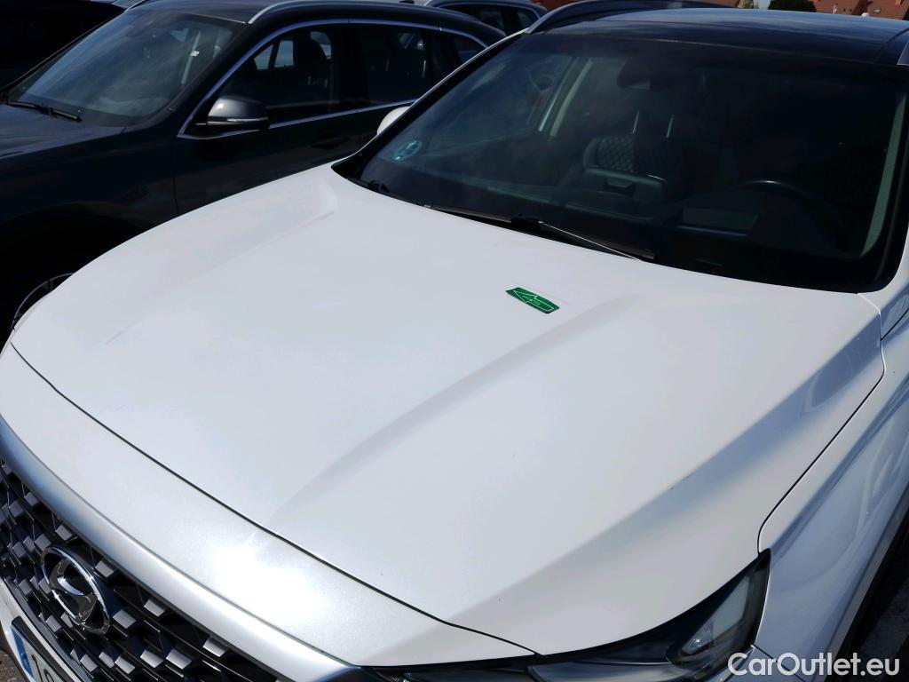  Hyundai  Santa Fe HYUNDAI  / 2018 / 5P / todoterreno 2.2 CRDi Style Auto 4x4 SR #20