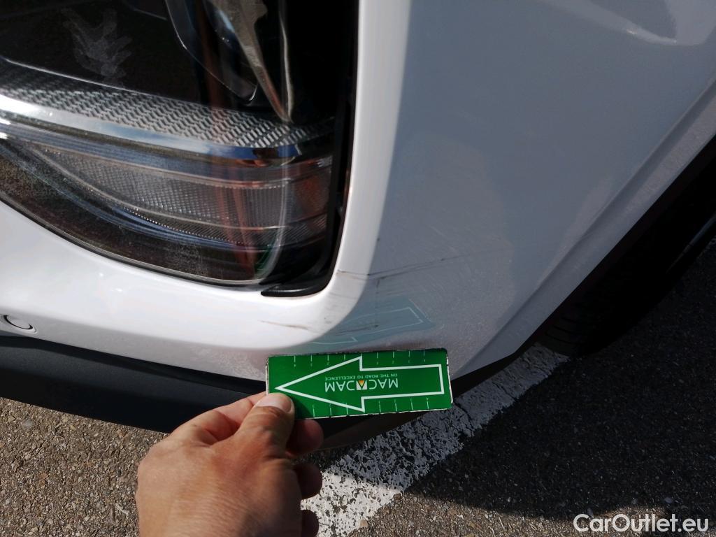  Hyundai  Santa Fe HYUNDAI  / 2018 / 5P / todoterreno 2.2 CRDi Style Auto 4x4 SR #15