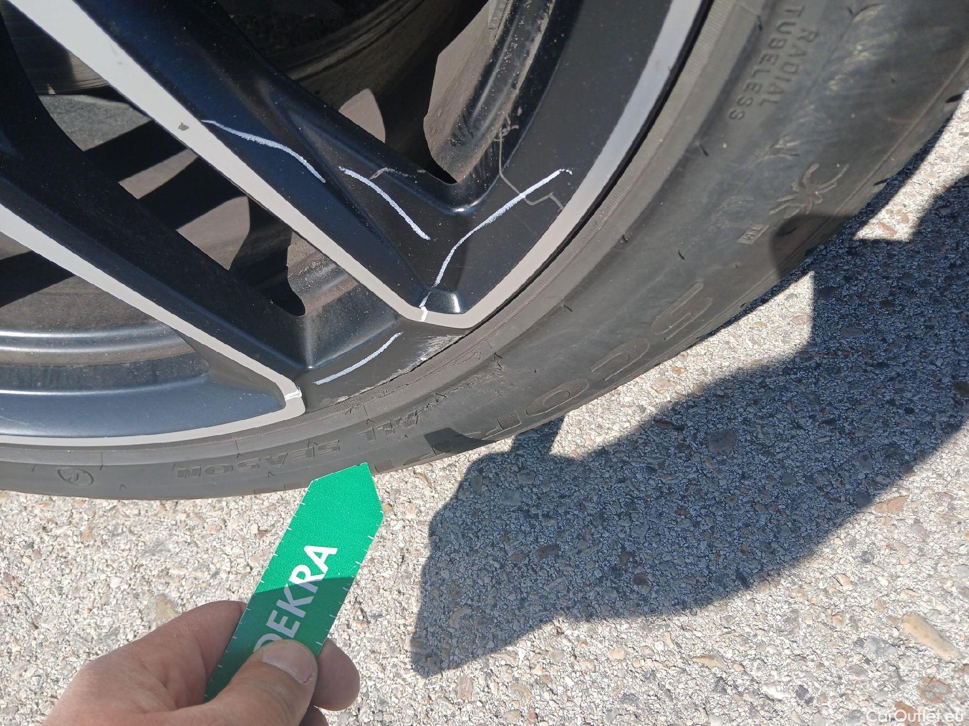  Mercedes  G-Klasee MERCEDES-BENZ GLE / 2018 / 5P / todoterreno AMG GLE 53 4MATIC+ #37