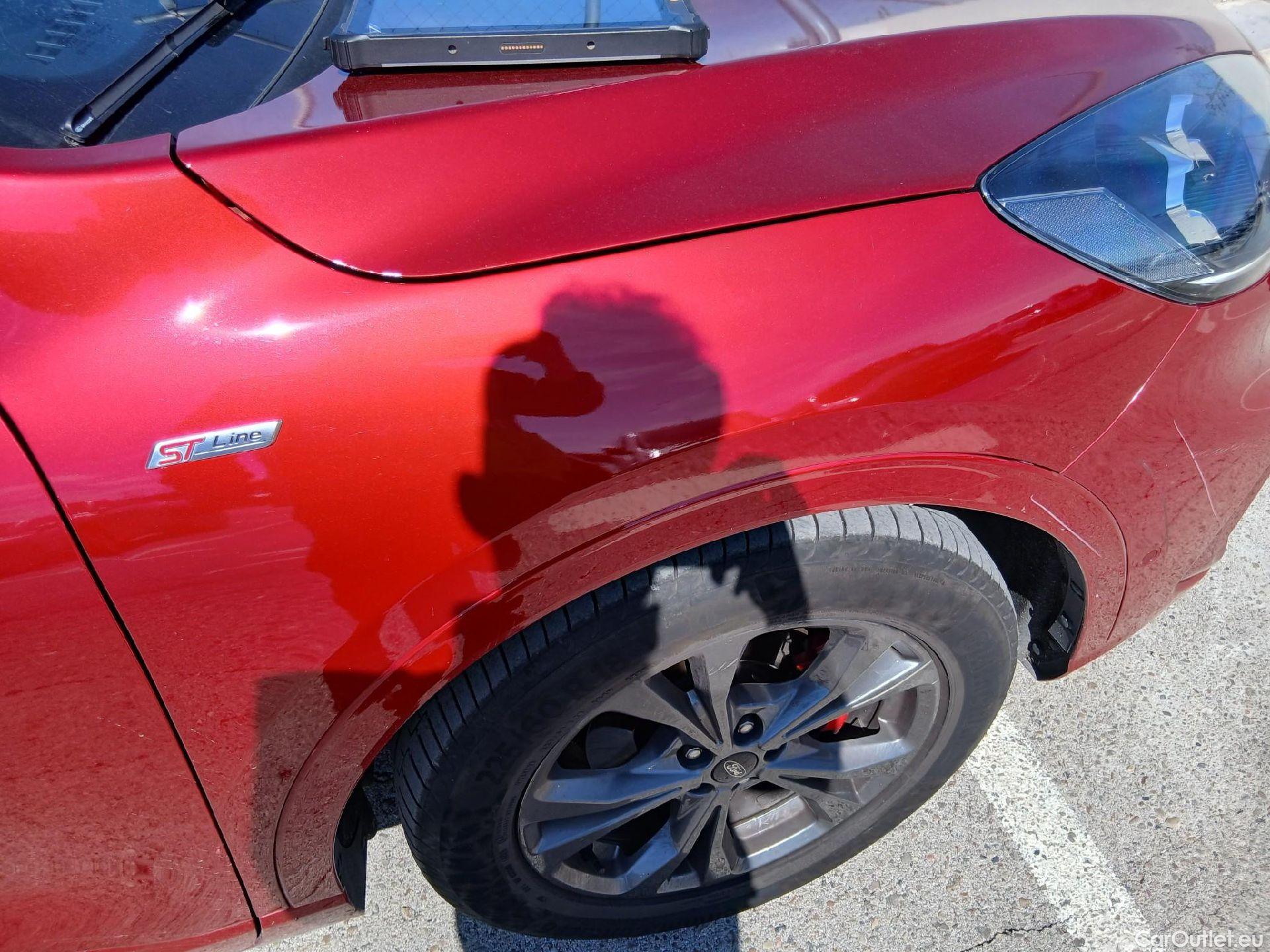  Ford  Kuga FORD  / 2019 / 5P / todoterreno ST-Line X 2.5 Duratec FHEV Auto #58