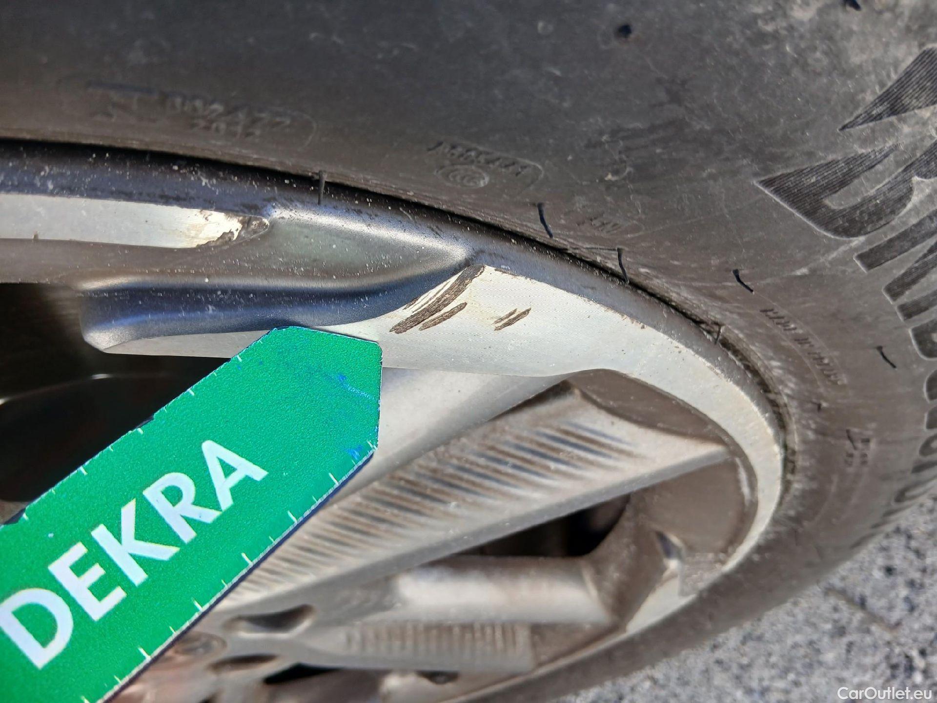  DS  DS7 DS DS 7 Crossback / 2017 / 5P / todoterreno BlueHDi DE 96kW (130CV) Auto.BE CHIC (AC) #10