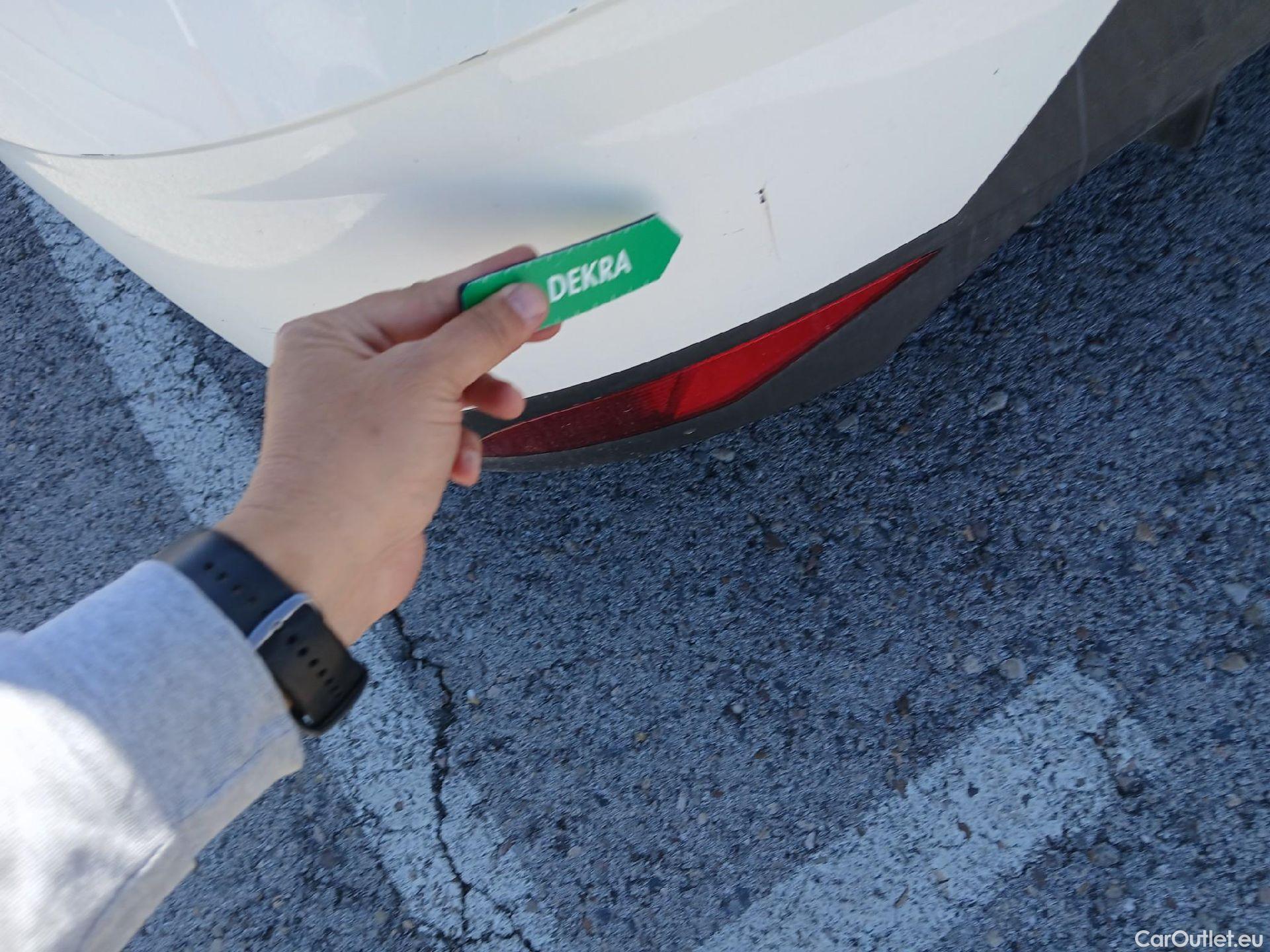  Hyundai  i20 HYUNDAI  / 2020 / 5P / berlina con portón 1.0 TGDI 74kW (100CV) 48V Essence #16