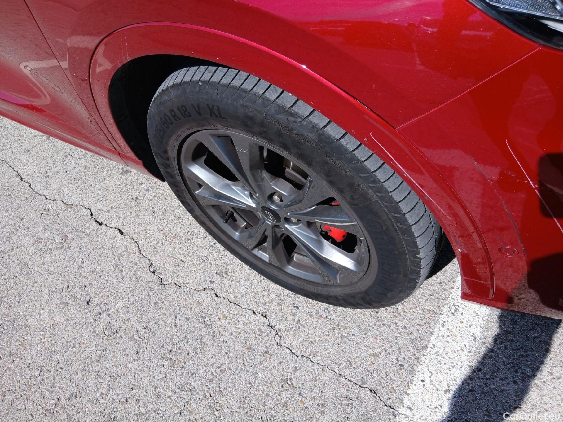  Ford  Kuga FORD  / 2019 / 5P / todoterreno ST-Line X 2.5 Duratec FHEV Auto #5