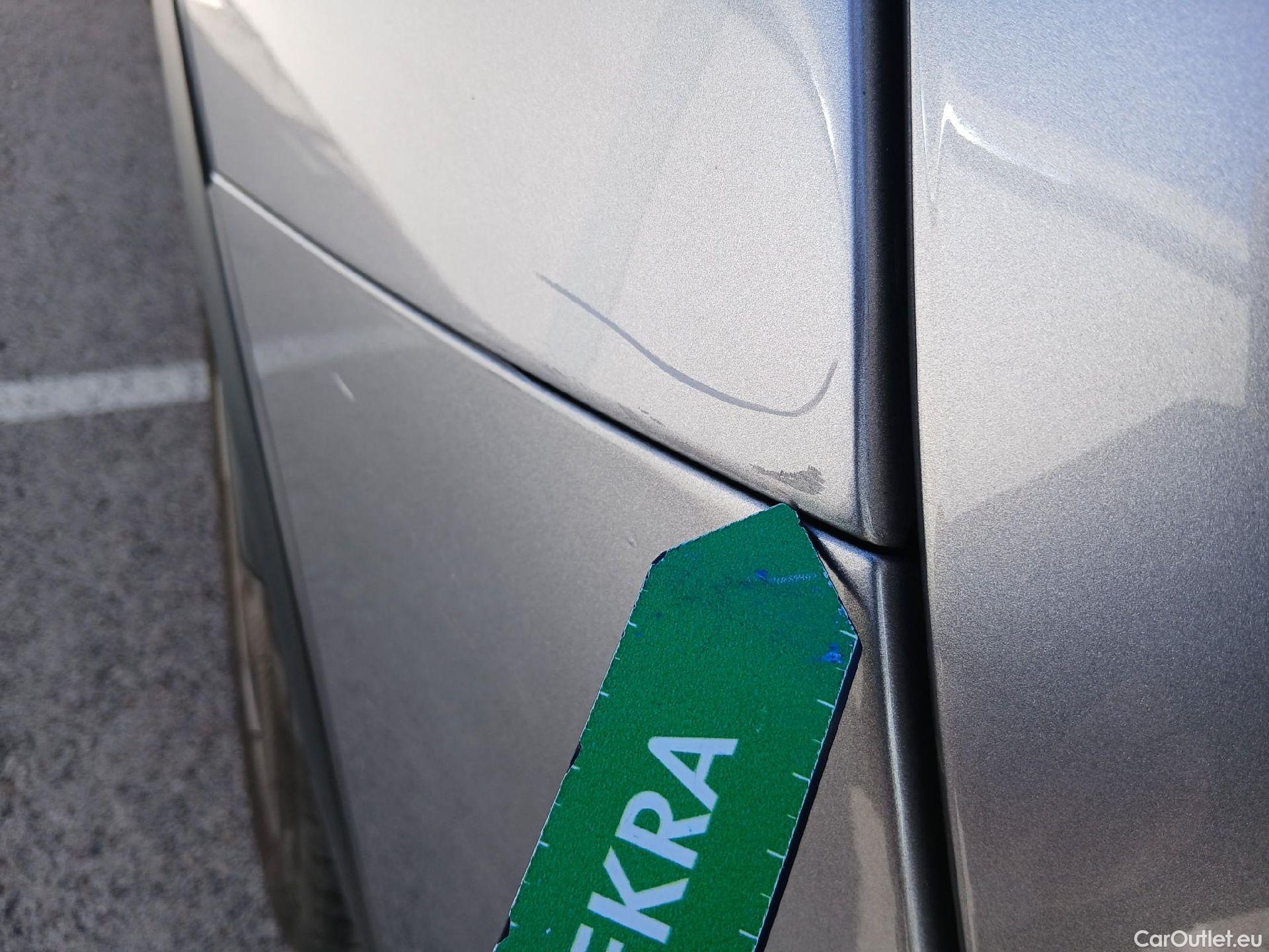  DS  DS7 DS DS 7 Crossback / 2017 / 5P / todoterreno BlueHDi DE 96kW (130CV) Auto.BE CHIC (AC) #21