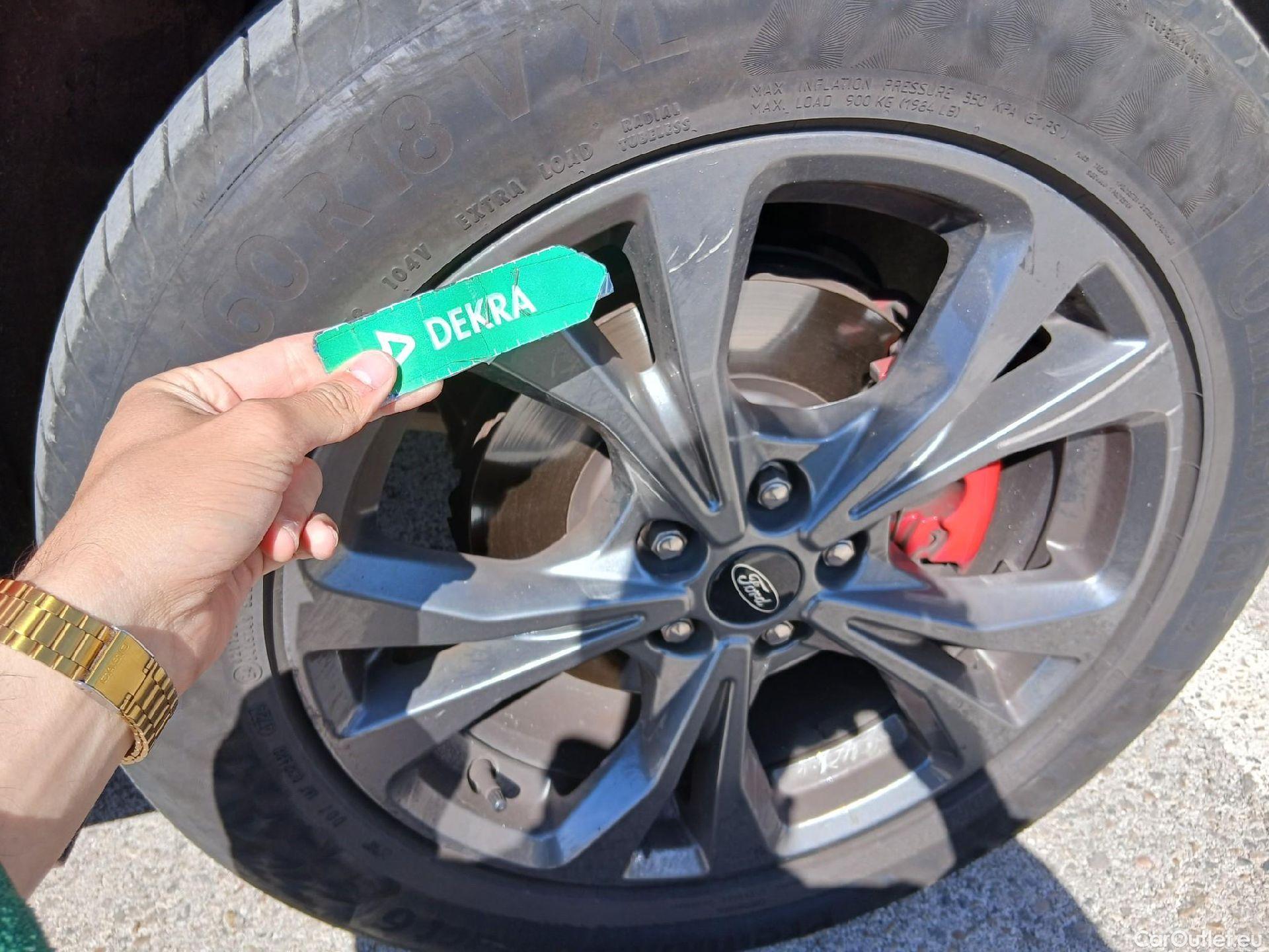  Ford  Kuga FORD  / 2019 / 5P / todoterreno ST-Line X 2.5 Duratec FHEV Auto #57