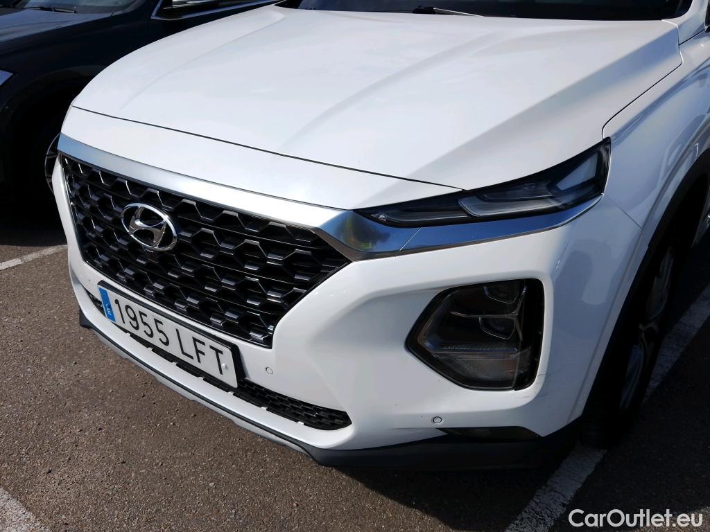  Hyundai  Santa Fe HYUNDAI  / 2018 / 5P / todoterreno 2.2 CRDi Style Auto 4x4 SR #14