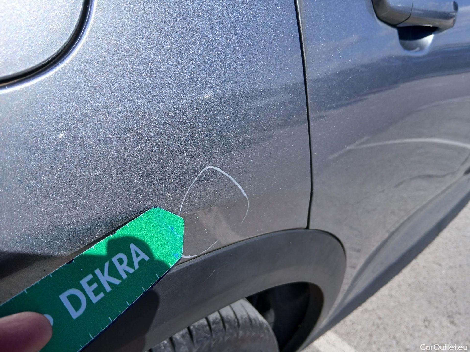  DS  DS7 DS DS 7 Crossback / 2017 / 5P / todoterreno BlueHDi DE 96kW (130CV) Auto.BE CHIC (AC) #33