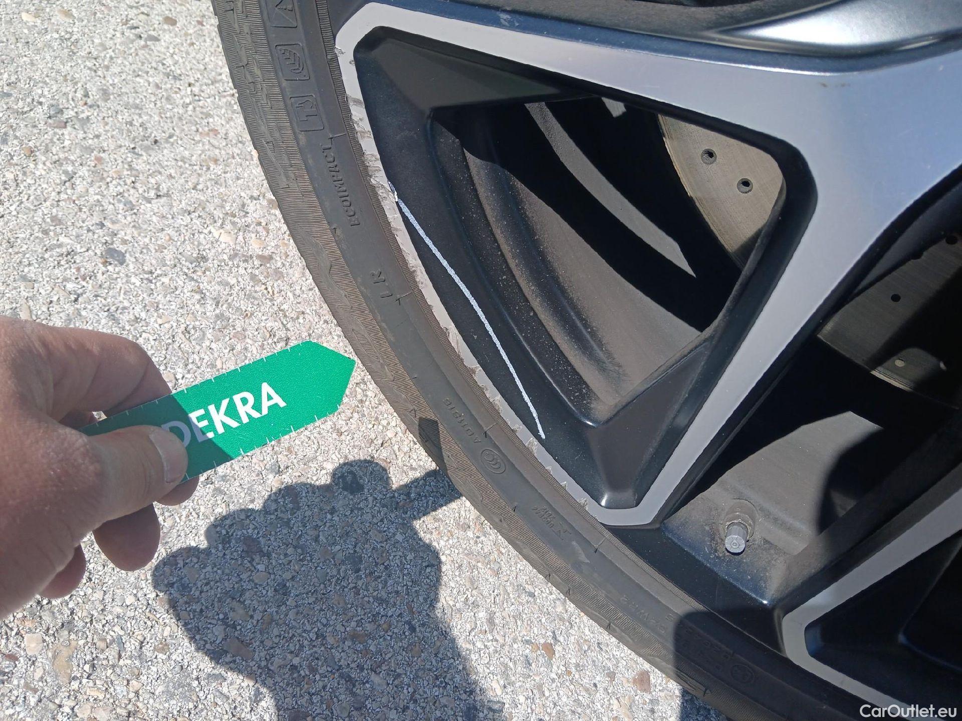  Mercedes  G-Klasee MERCEDES-BENZ GLE / 2018 / 5P / todoterreno AMG GLE 53 4MATIC+ #50