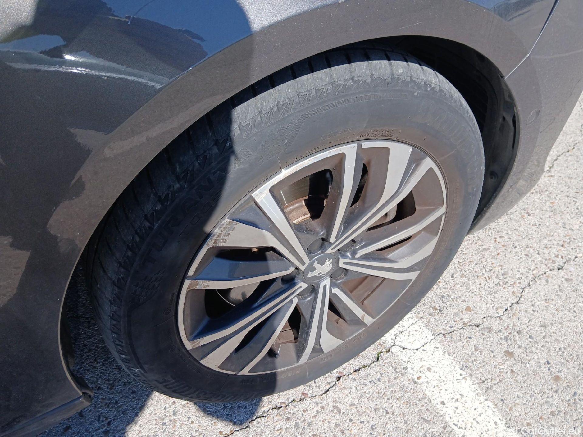  Peugeot  508 PEUGEOT  Hybrid / 2018 / 5P / berlina con portón 5P Allure HYBRID 225 e-EAT8 #35