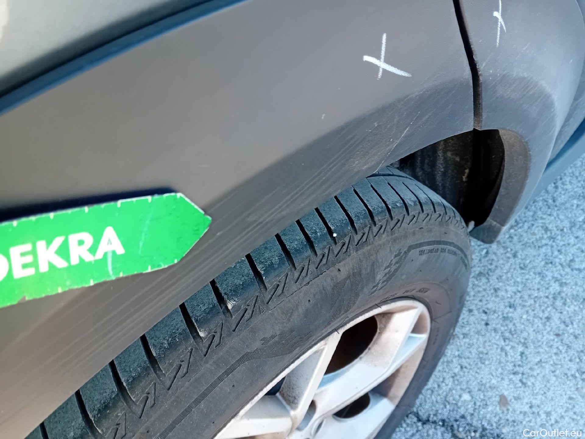  Nissan  Juke NISSAN  / 2019 / 5P / crossover DIG-T 84 kW (114 CV) DCT 7 V N-Connecta (AC2) #10