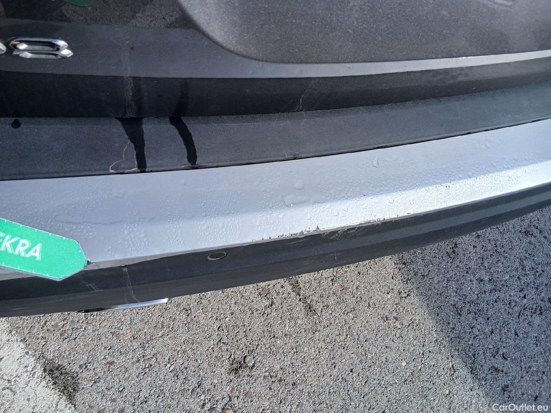  Peugeot  2008 PEUGEOT  / 2019 / 5P / todoterreno Allure Pack Puretech 130 S&S EAT8 (AC2) #26