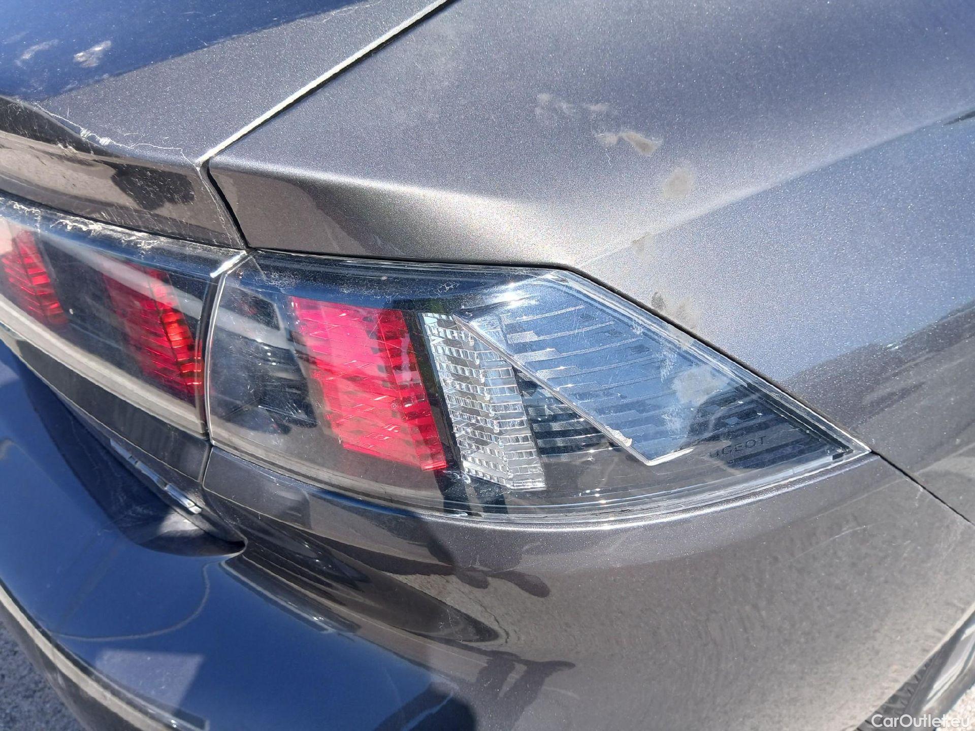  Peugeot  508 PEUGEOT  Hybrid / 2018 / 5P / berlina con portón 5P Allure HYBRID 225 e-EAT8 #22