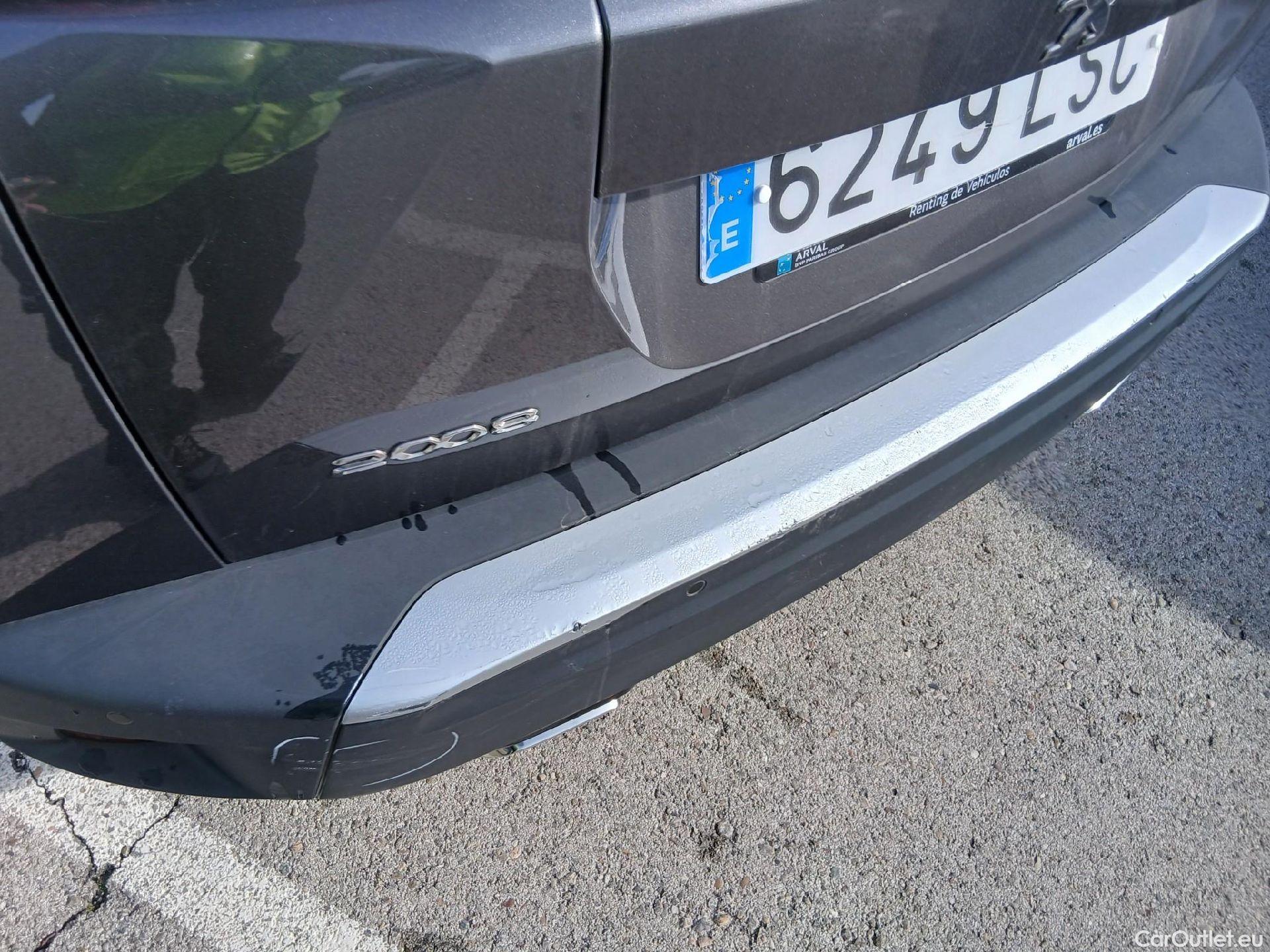  Peugeot  2008 PEUGEOT  / 2019 / 5P / todoterreno Allure Pack Puretech 130 S&S EAT8 (AC2) #25