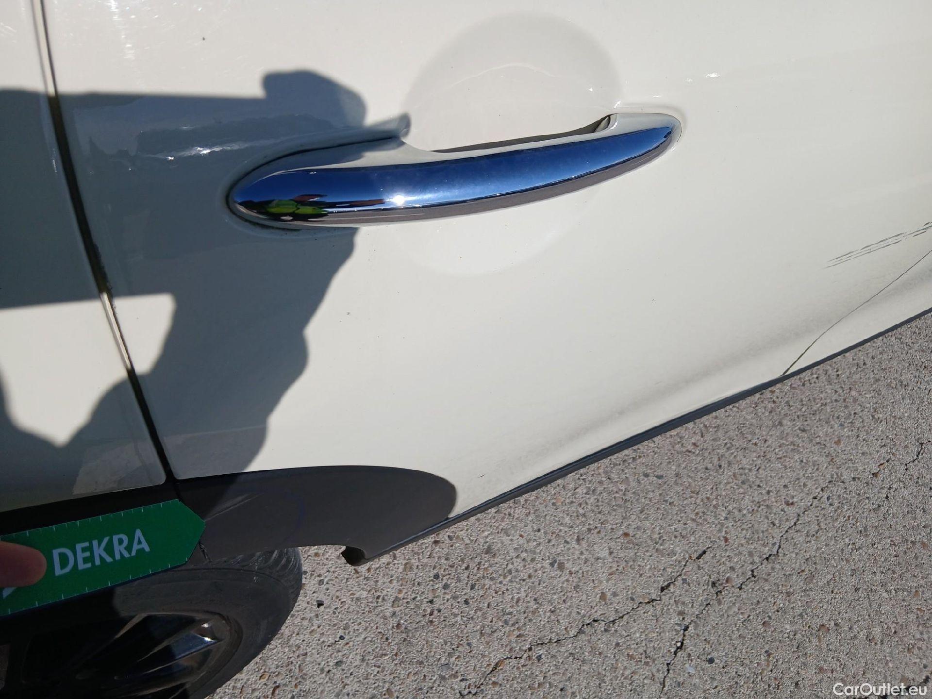  Mini  Cooper MINI MINI / 2014 / 5P / berlina con portón ONE 5 PUERTAS (CX) #39