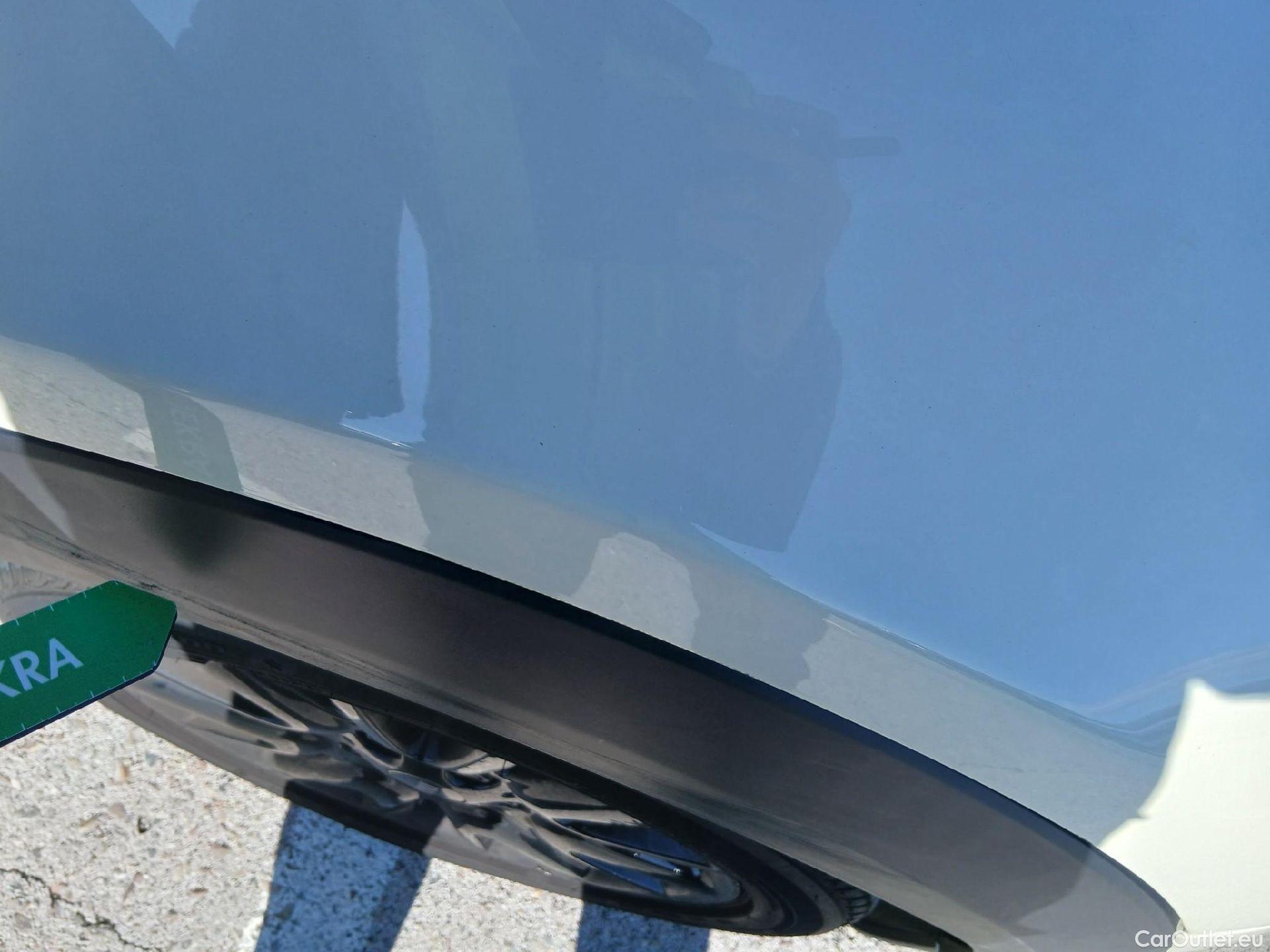  Mini  Cooper MINI MINI / 2014 / 5P / berlina con portón ONE 5 PUERTAS (CX) #46