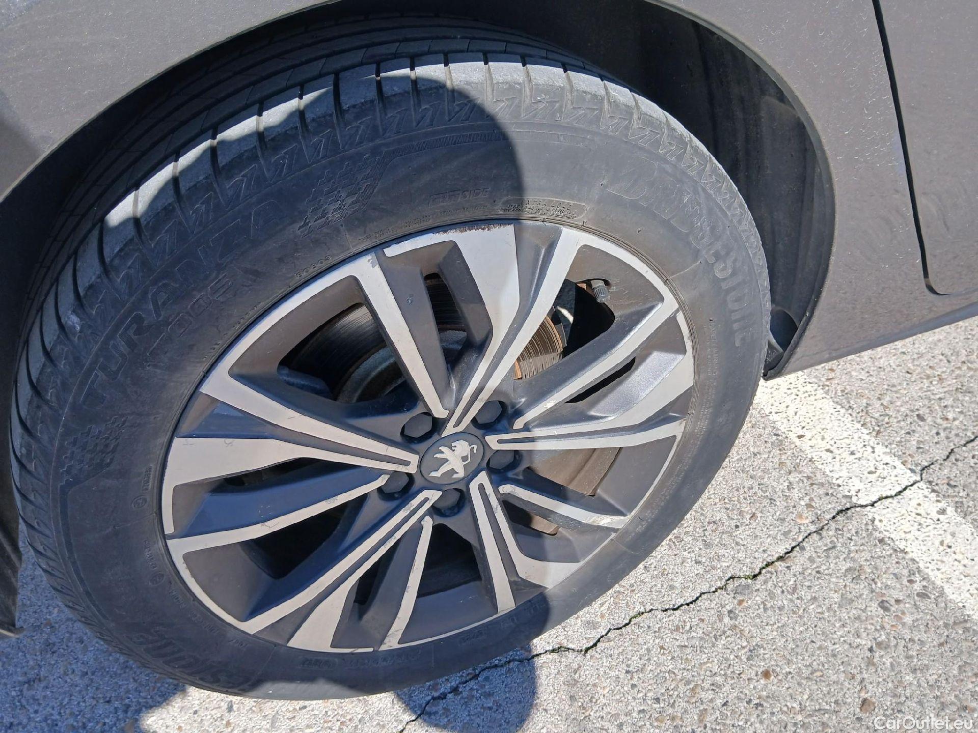  Peugeot  508 PEUGEOT  Hybrid / 2018 / 5P / berlina con portón 5P Allure HYBRID 225 e-EAT8 #26