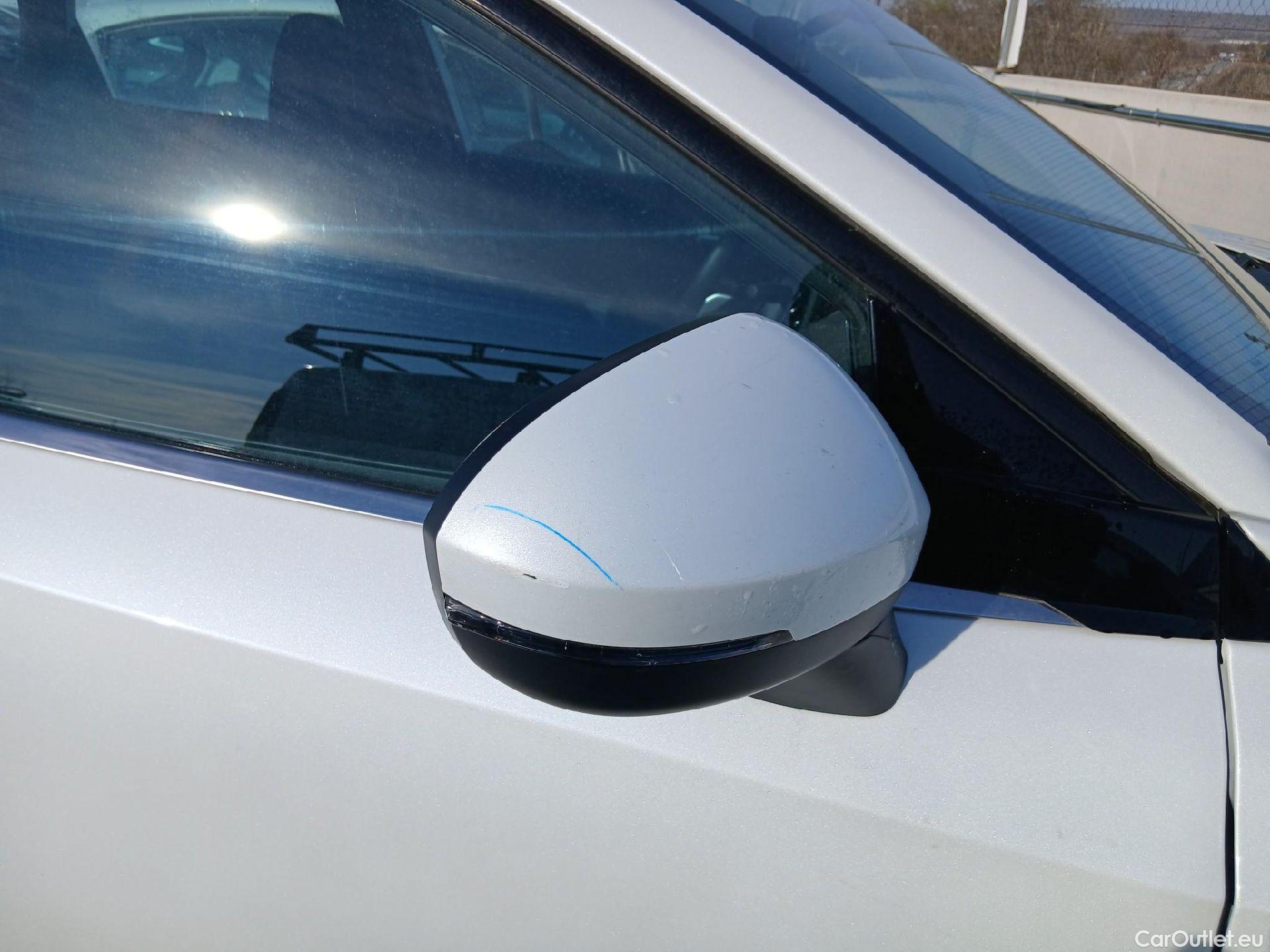  Nissan  Qashqai NISSAN  / 2024 / 5P / todoterreno DIG-T 103kW (140CV) mHEV 4x2 Acenta #11