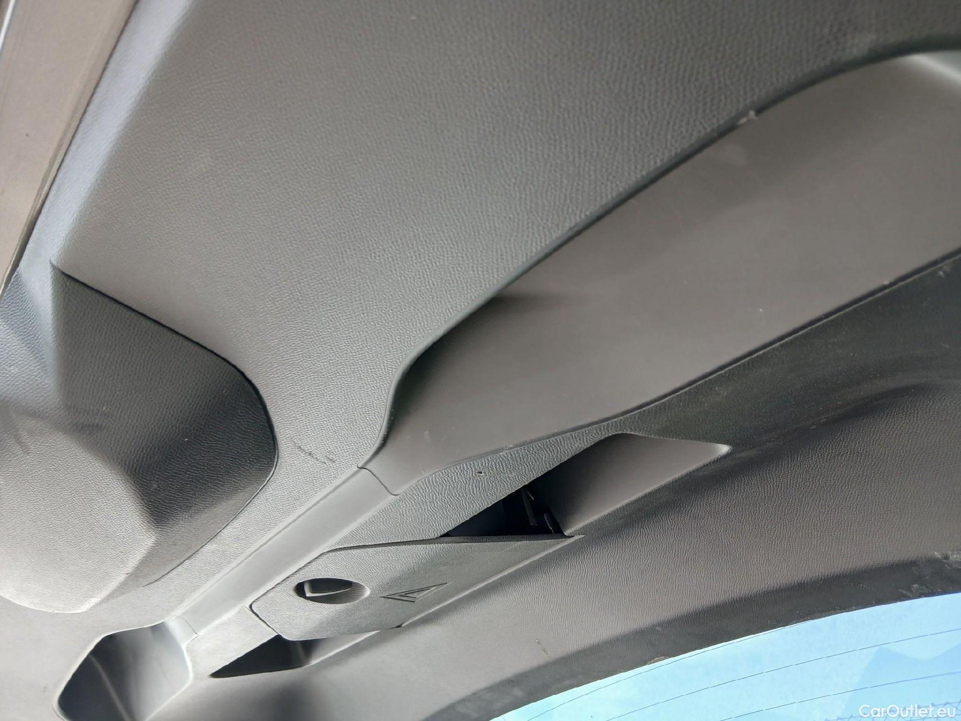  Peugeot  2008 PEUGEOT  / 2019 / 5P / todoterreno Allure Pack Puretech 130 S&S EAT8 (AC2) #2