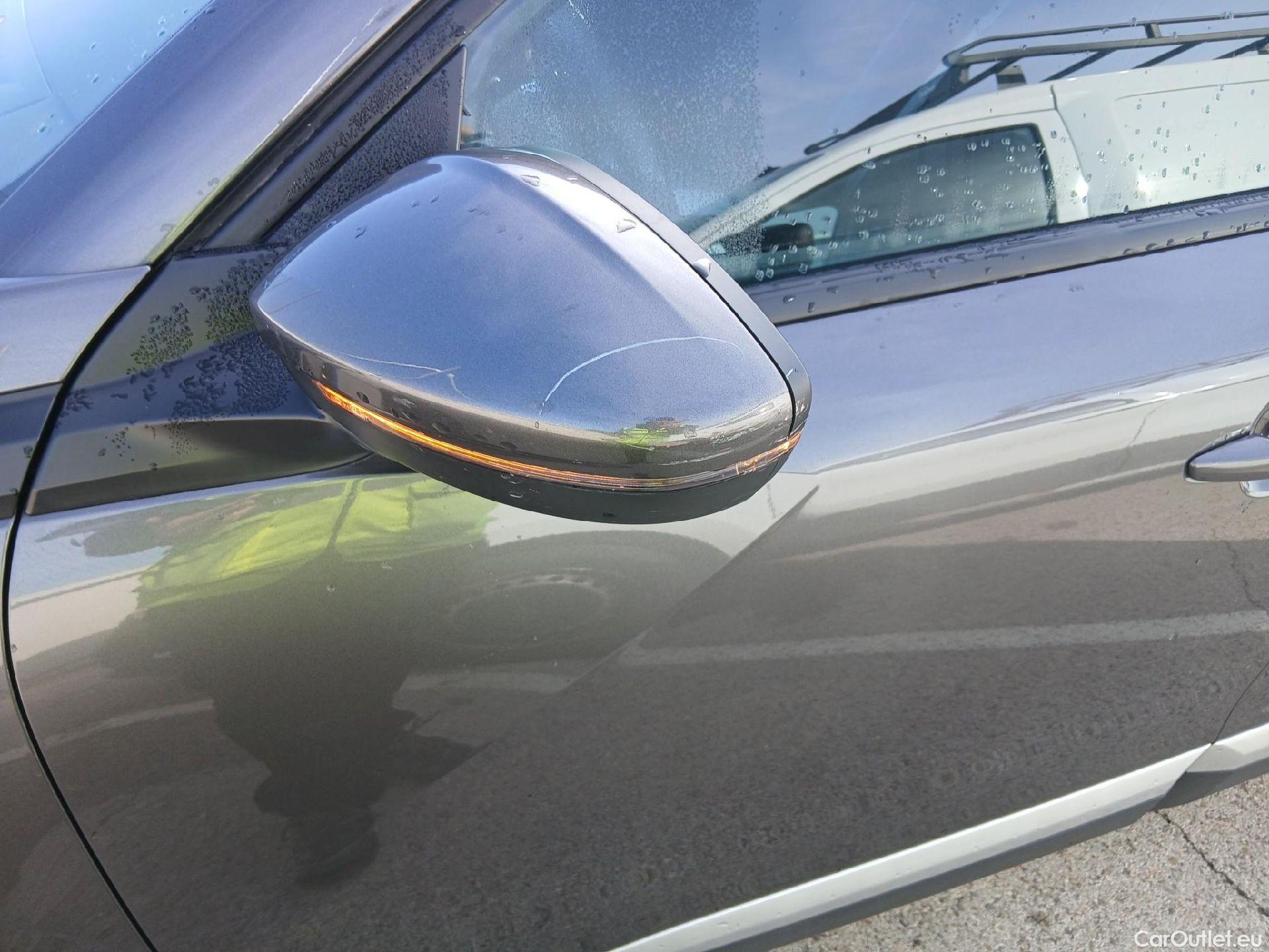  Peugeot  2008 PEUGEOT  / 2019 / 5P / todoterreno Allure Pack Puretech 130 S&S EAT8 (AC2) #15