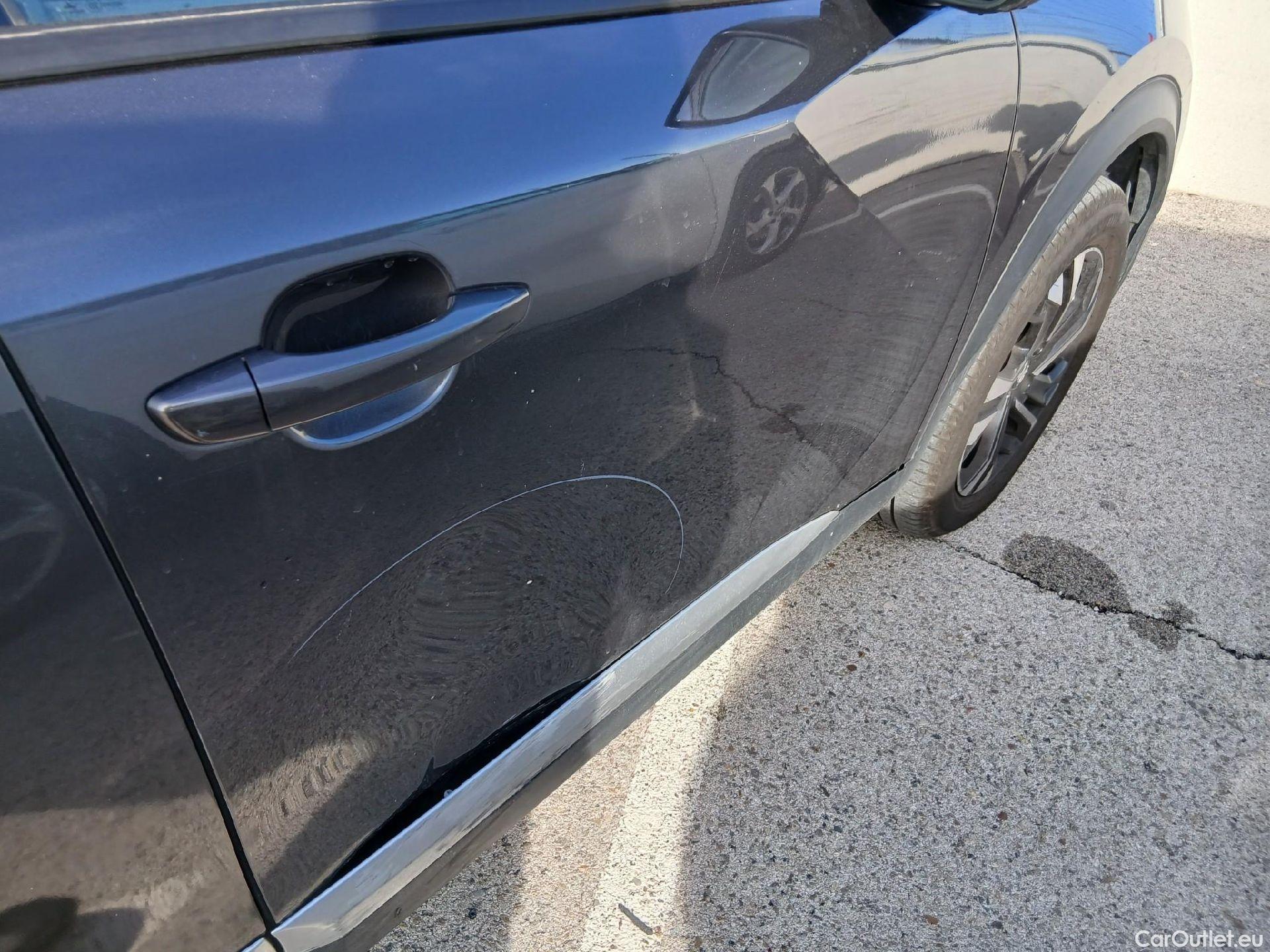  Peugeot  2008 PEUGEOT  / 2019 / 5P / todoterreno Allure Pack Puretech 130 S&S EAT8 (AC2) #38