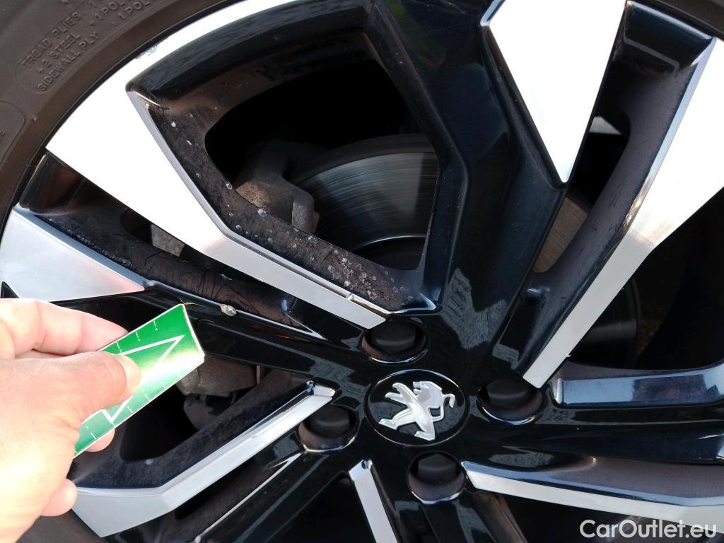  Peugeot  2008 PEUGEOT  / 2019 / 5P / todoterreno Allure Pack BlueHDI 81kW (110CV) (AC) #22