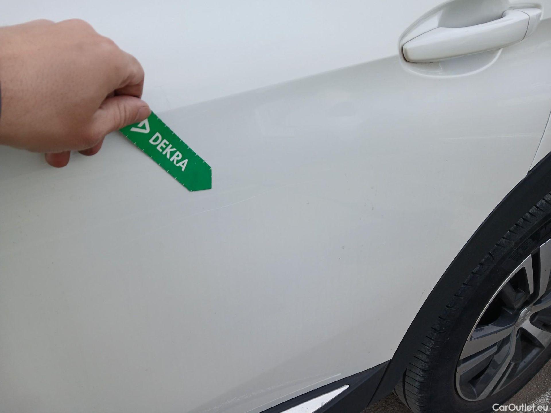  Peugeot  3008 PEUGEOT  / 2020 / 5P / todoterreno 1.5 BlueHDi 96kW S&S Allure Pack EAT8 #15