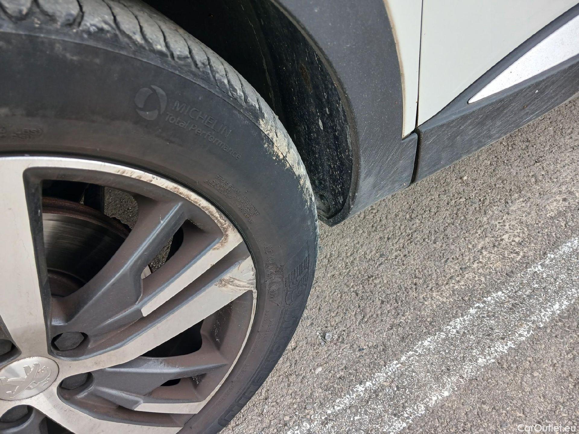  Peugeot  3008 PEUGEOT  / 2020 / 5P / todoterreno 1.5 BlueHDi 96kW S&S Allure Pack EAT8 #11