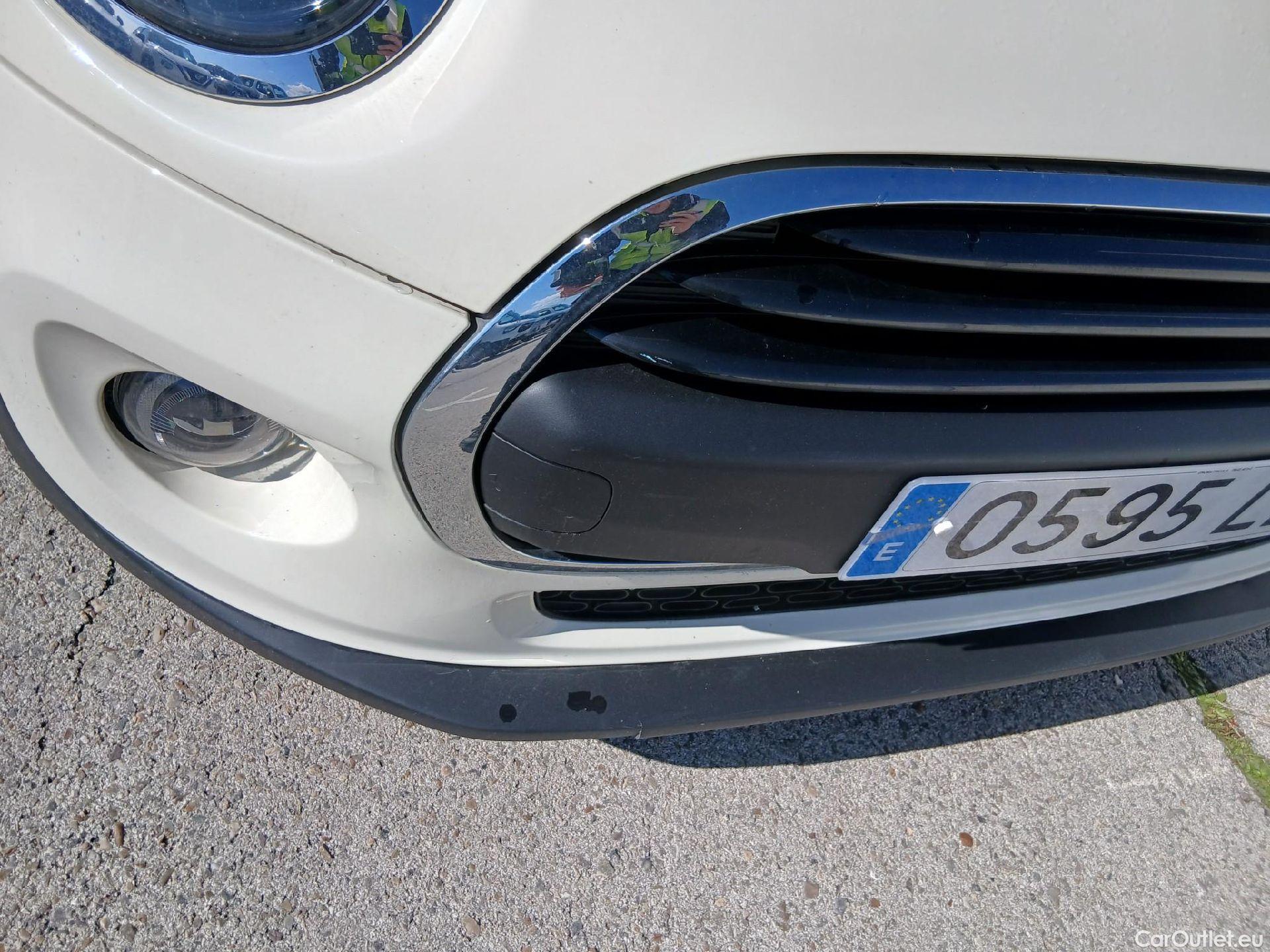  Mini  Cooper MINI MINI / 2014 / 5P / berlina con portón ONE 5 PUERTAS (CX) #29