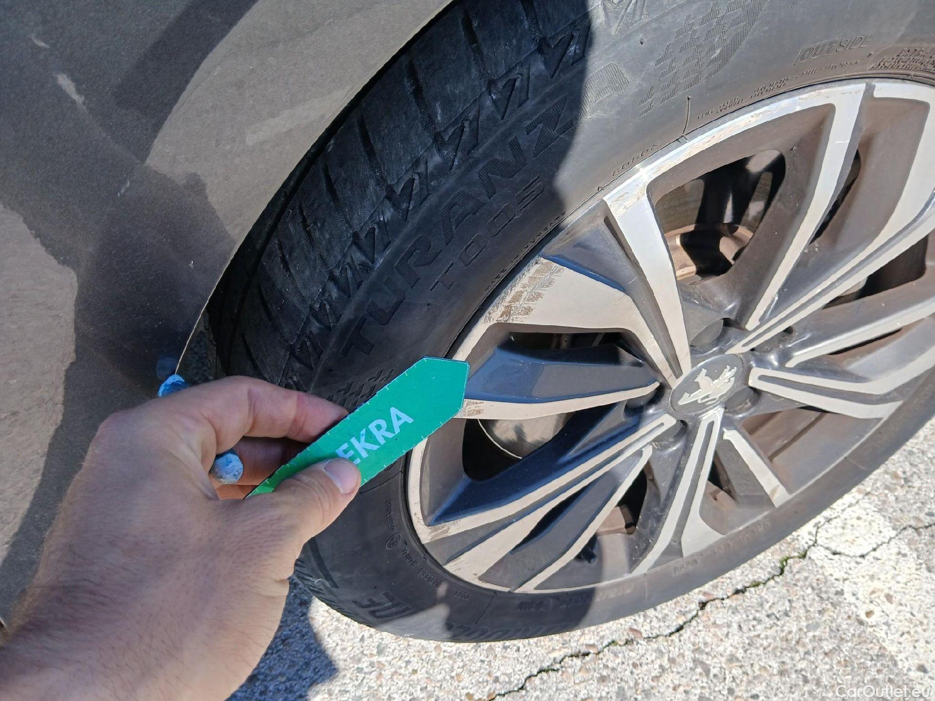  Peugeot  508 PEUGEOT  Hybrid / 2018 / 5P / berlina con portón 5P Allure HYBRID 225 e-EAT8 #34