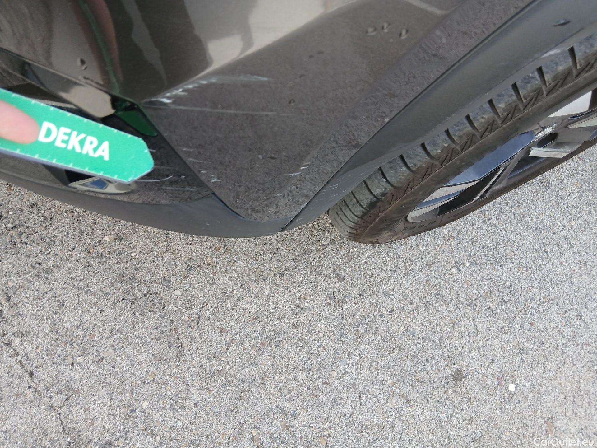  Peugeot  2008 PEUGEOT  / 2019 / 5P / todoterreno Allure Pack Puretech 130 S&S EAT8 (AC2) #12