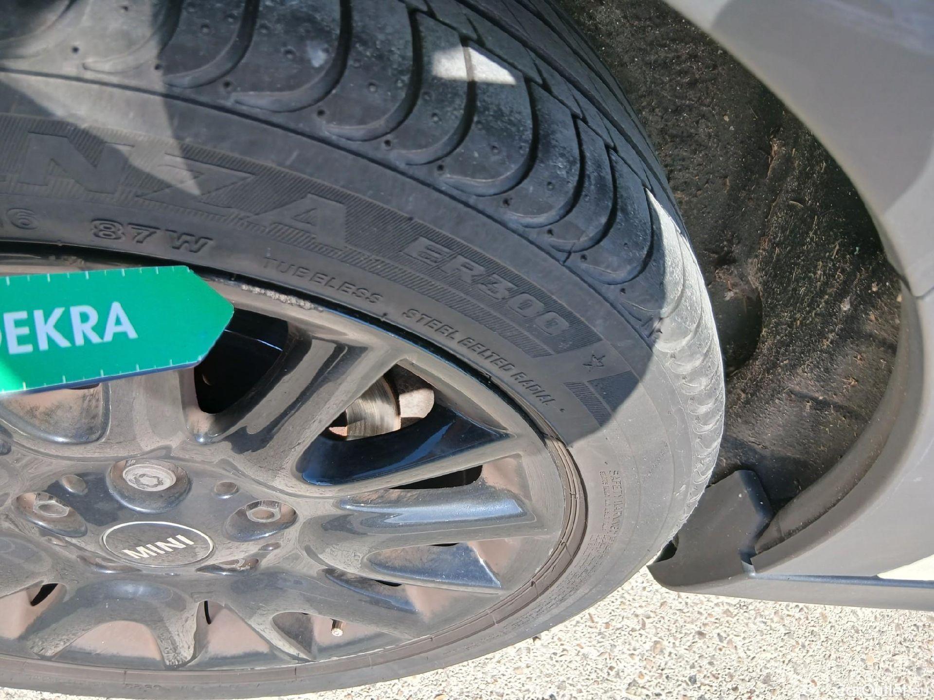  Mini  Cooper MINI MINI / 2014 / 5P / berlina con portón ONE 5 PUERTAS (CX) #18